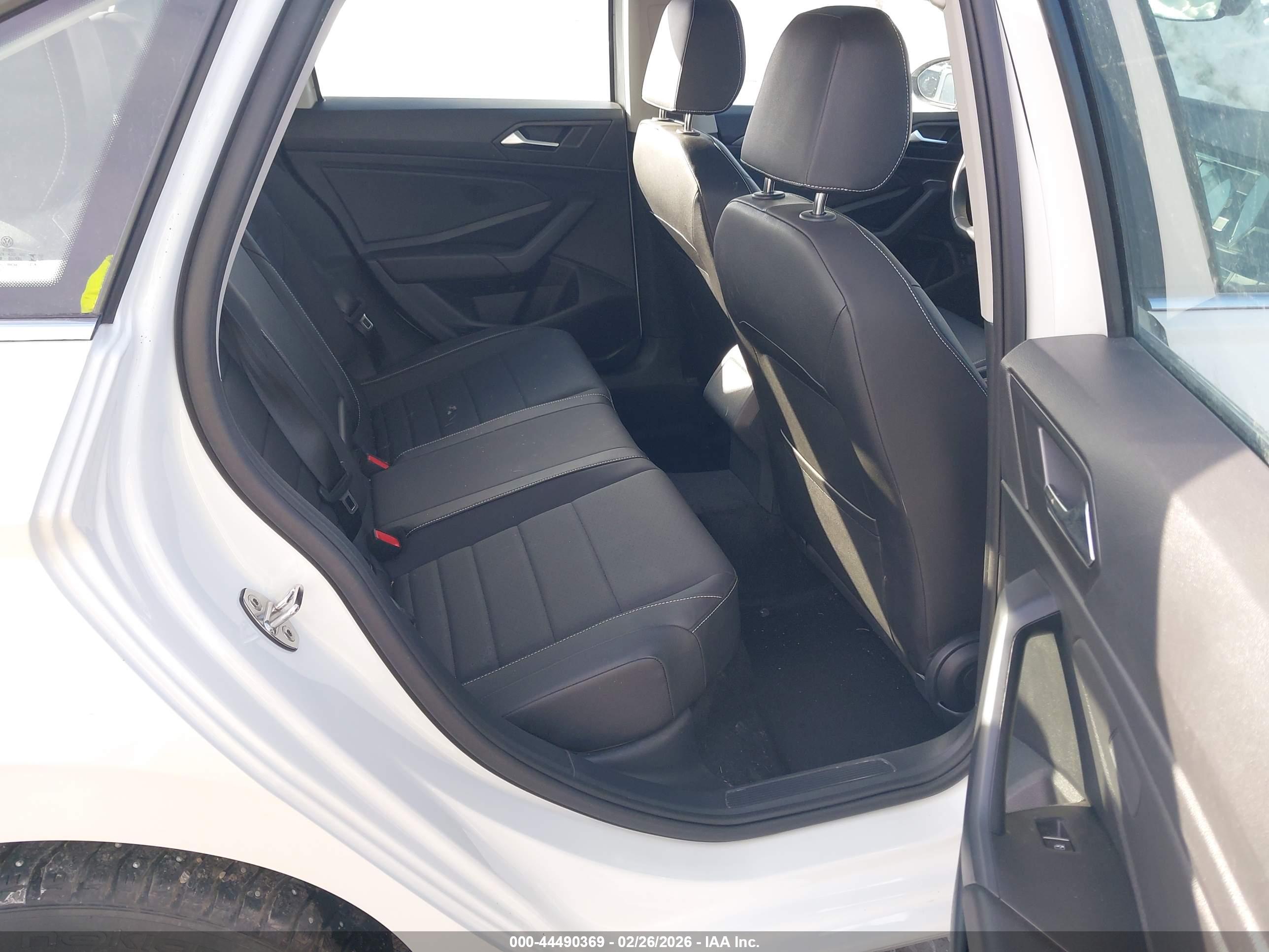 VOLKSWAGEN JETTA image 8