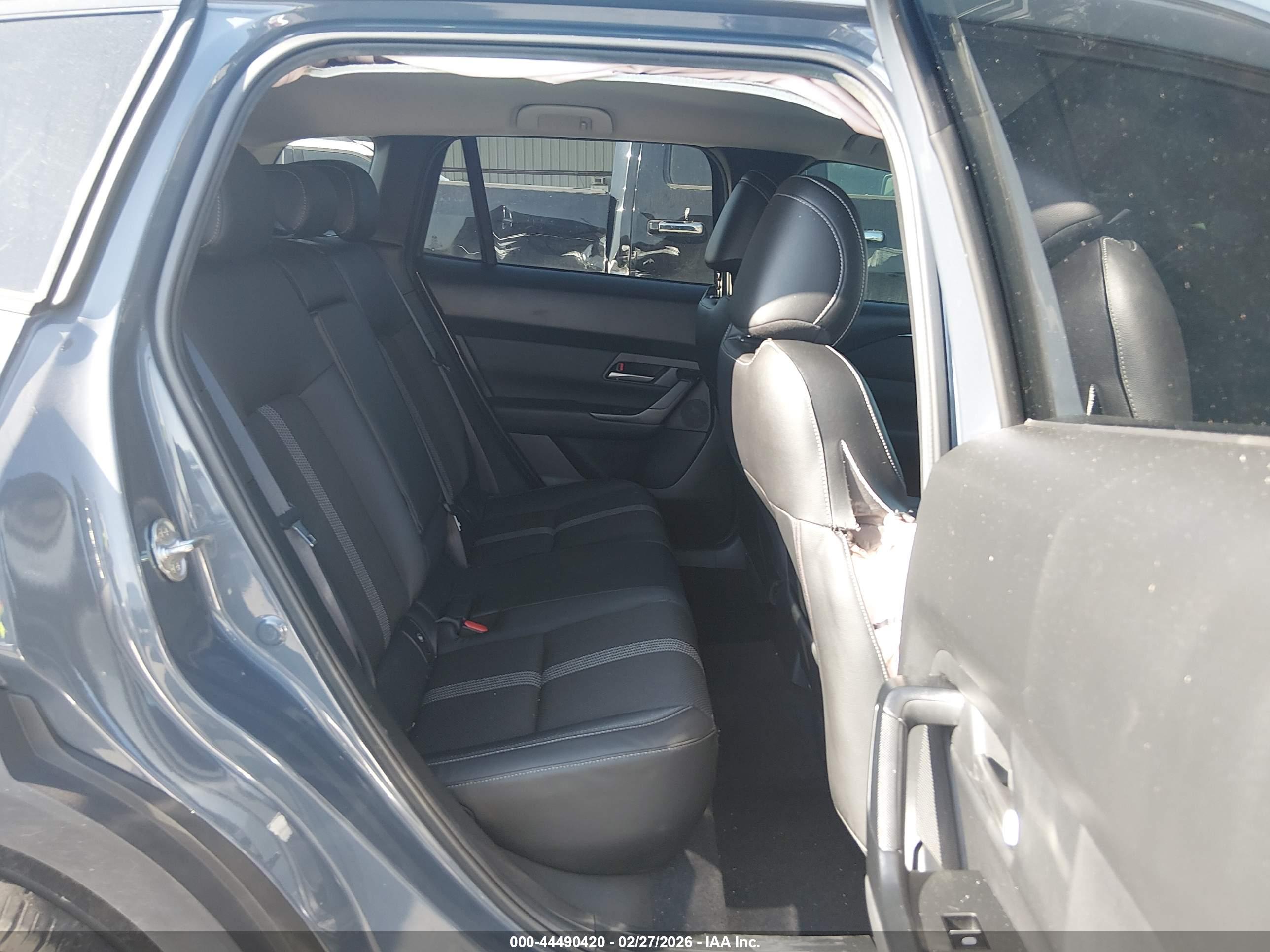 MAZDA CX-50 image 8