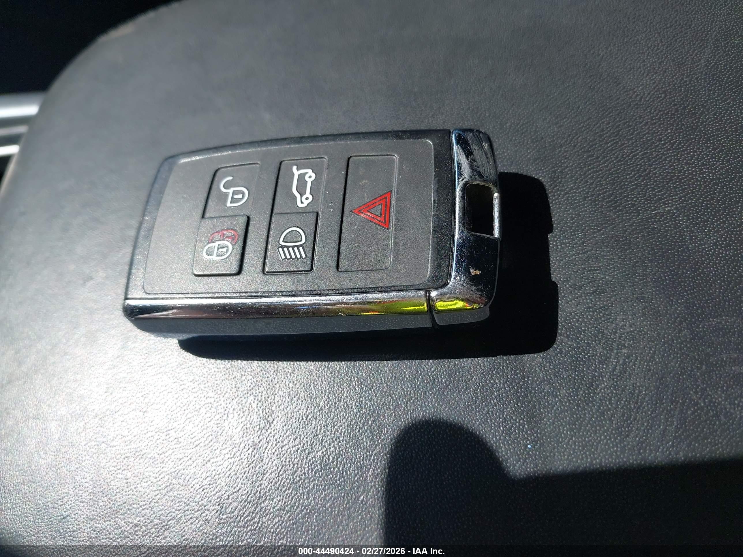 LAND ROVER image 11