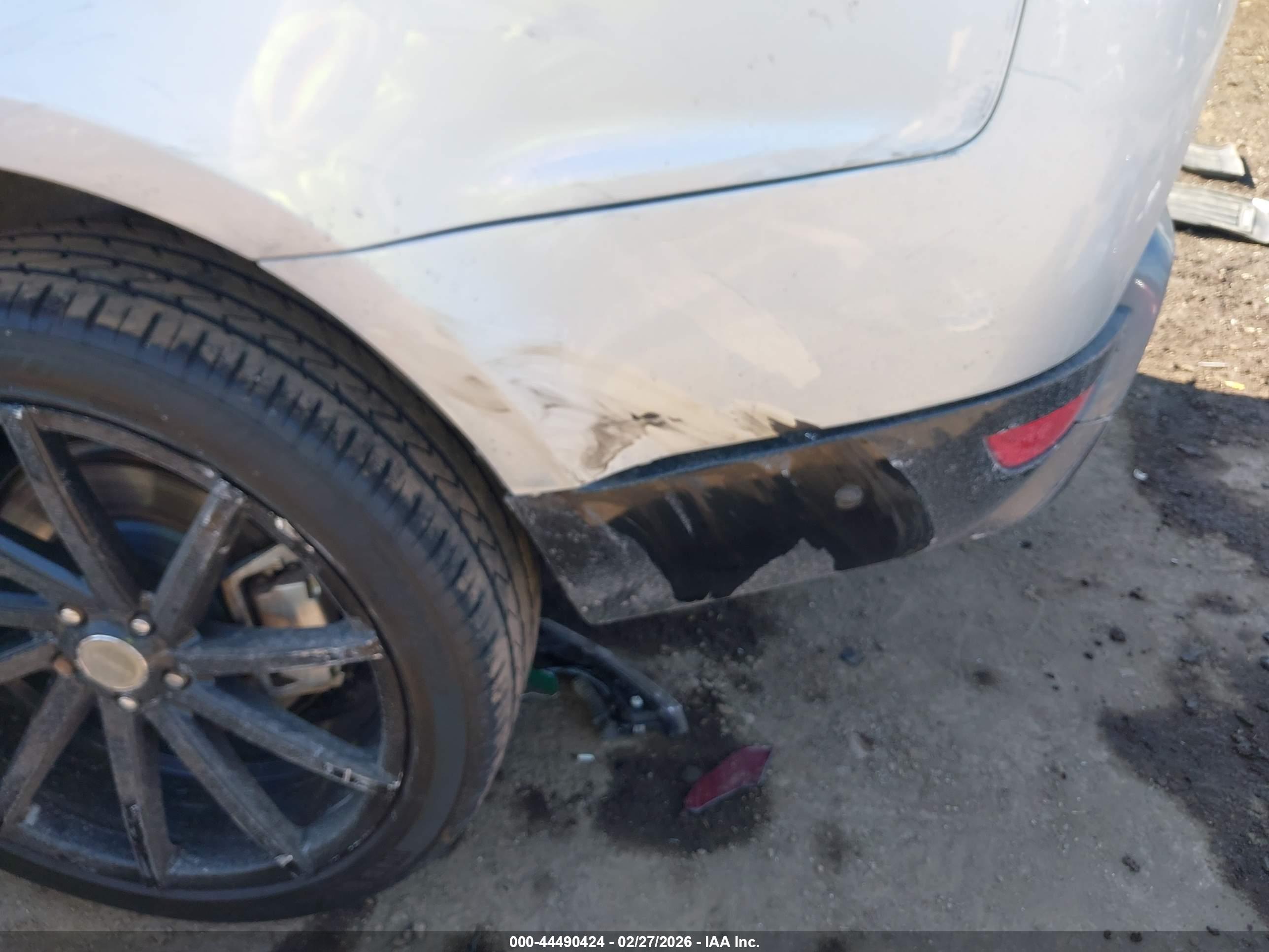 LAND ROVER image 6