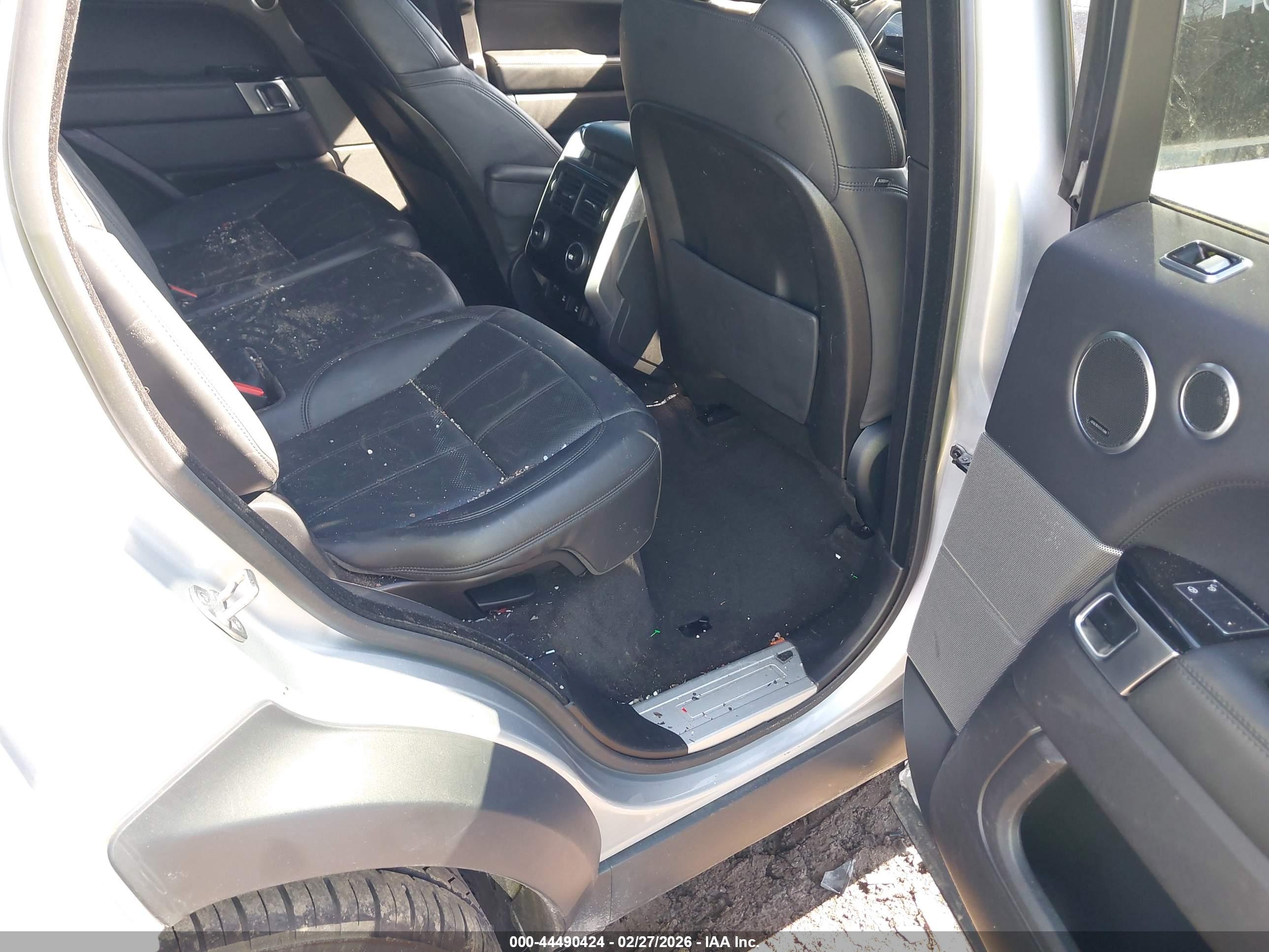 LAND ROVER image 8