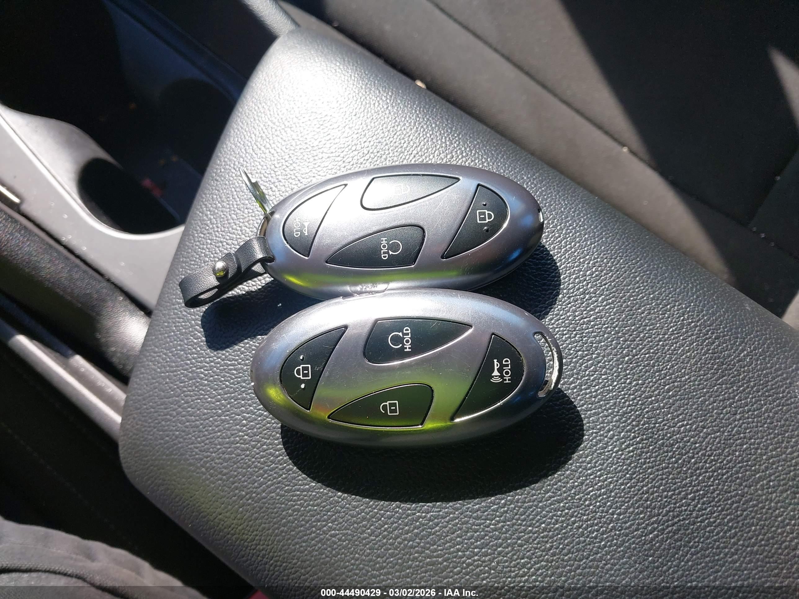 HYUNDAI ELANTRA image 11