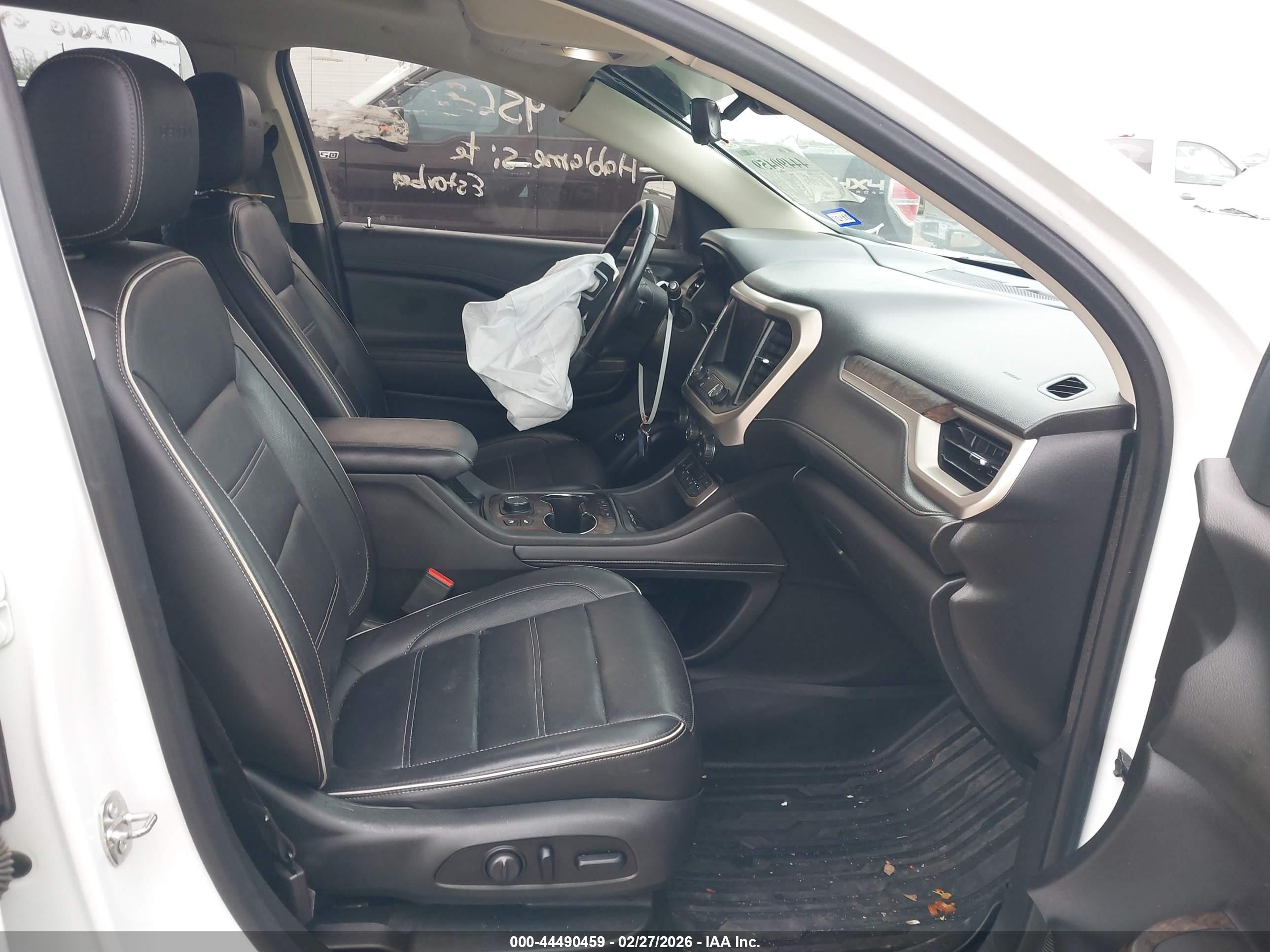 GMC ACADIA image 5