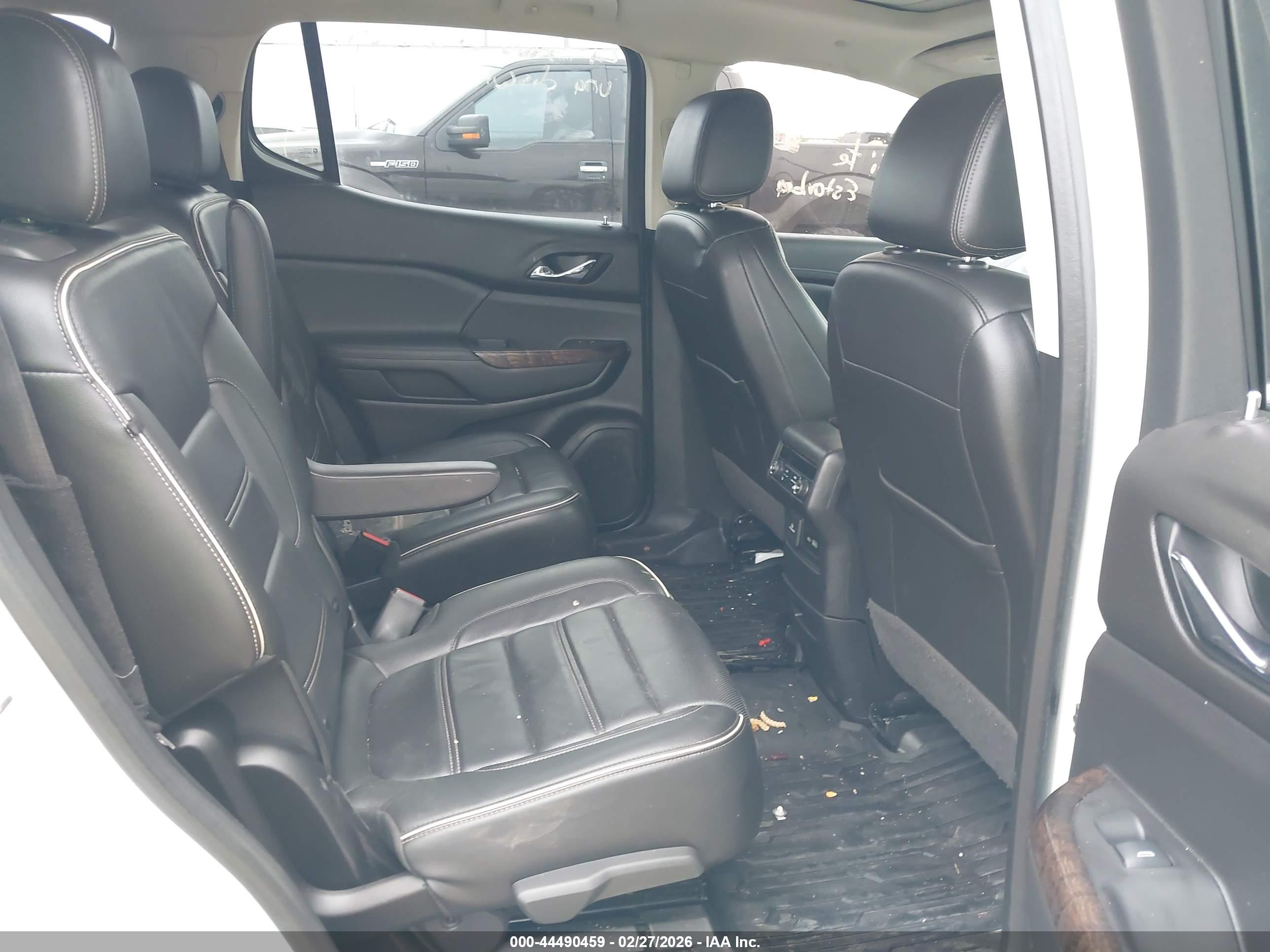 GMC ACADIA image 8