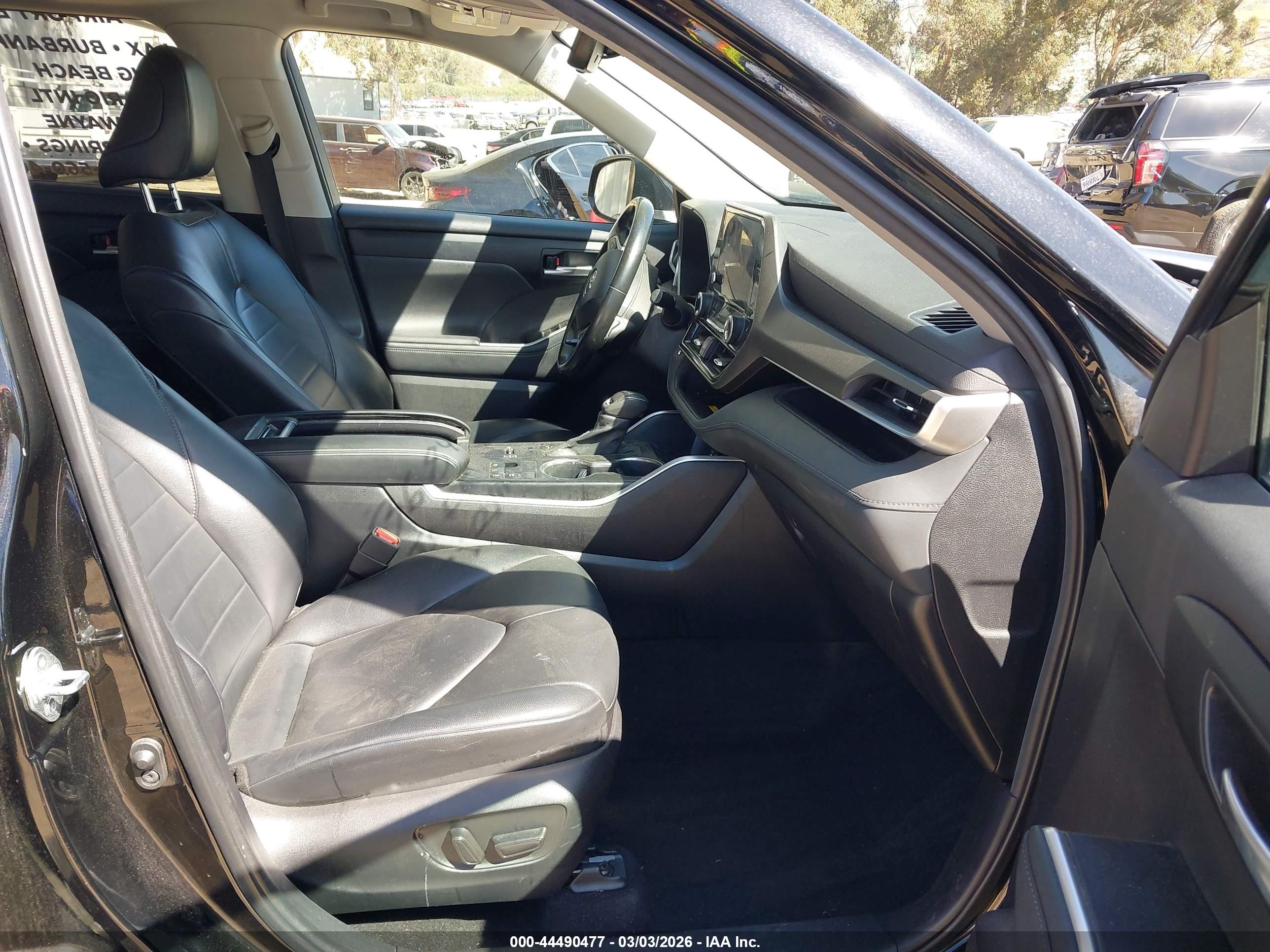 TOYOTA HIGHLANDER image 5