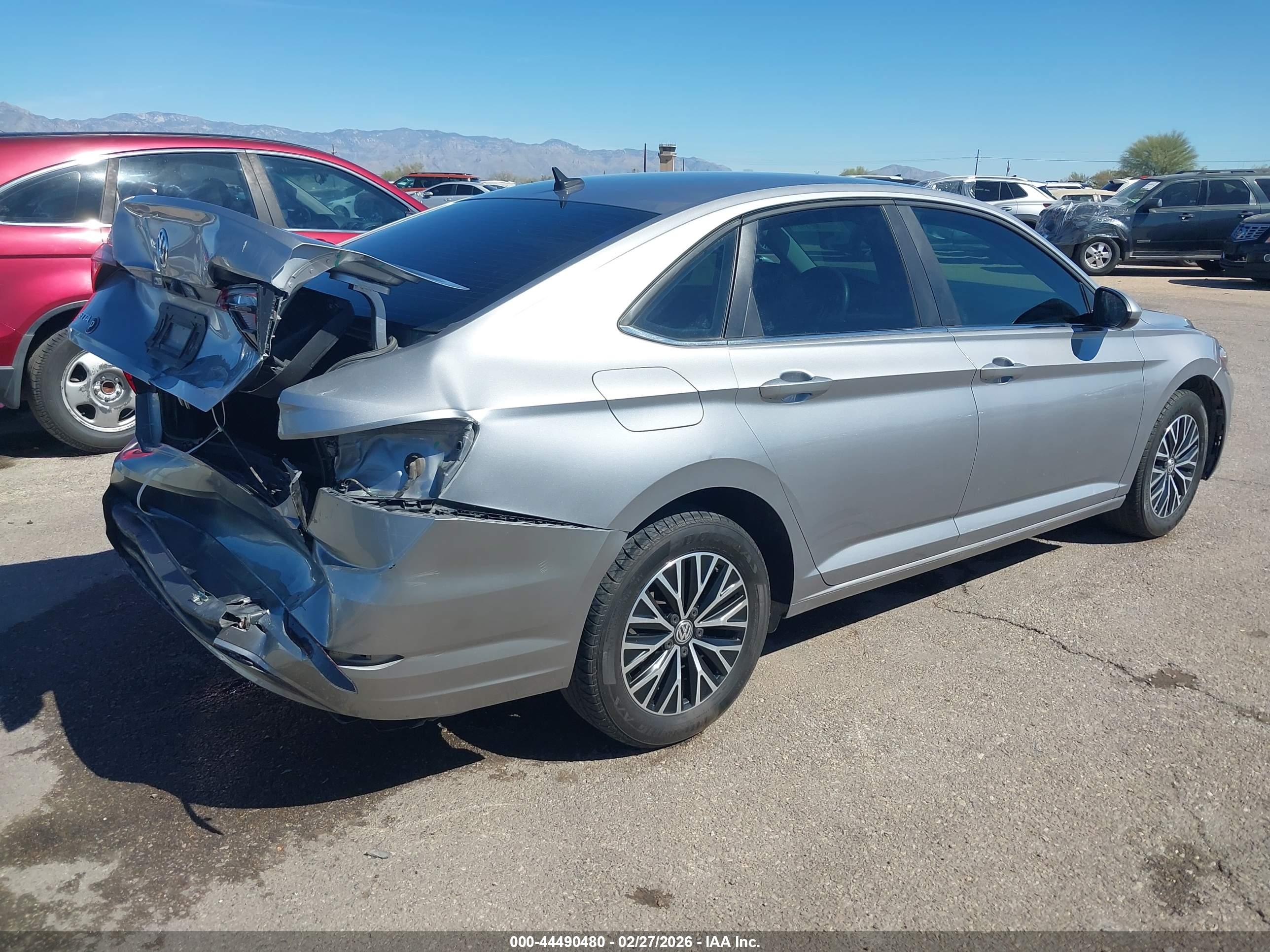 VOLKSWAGEN JETTA image 4