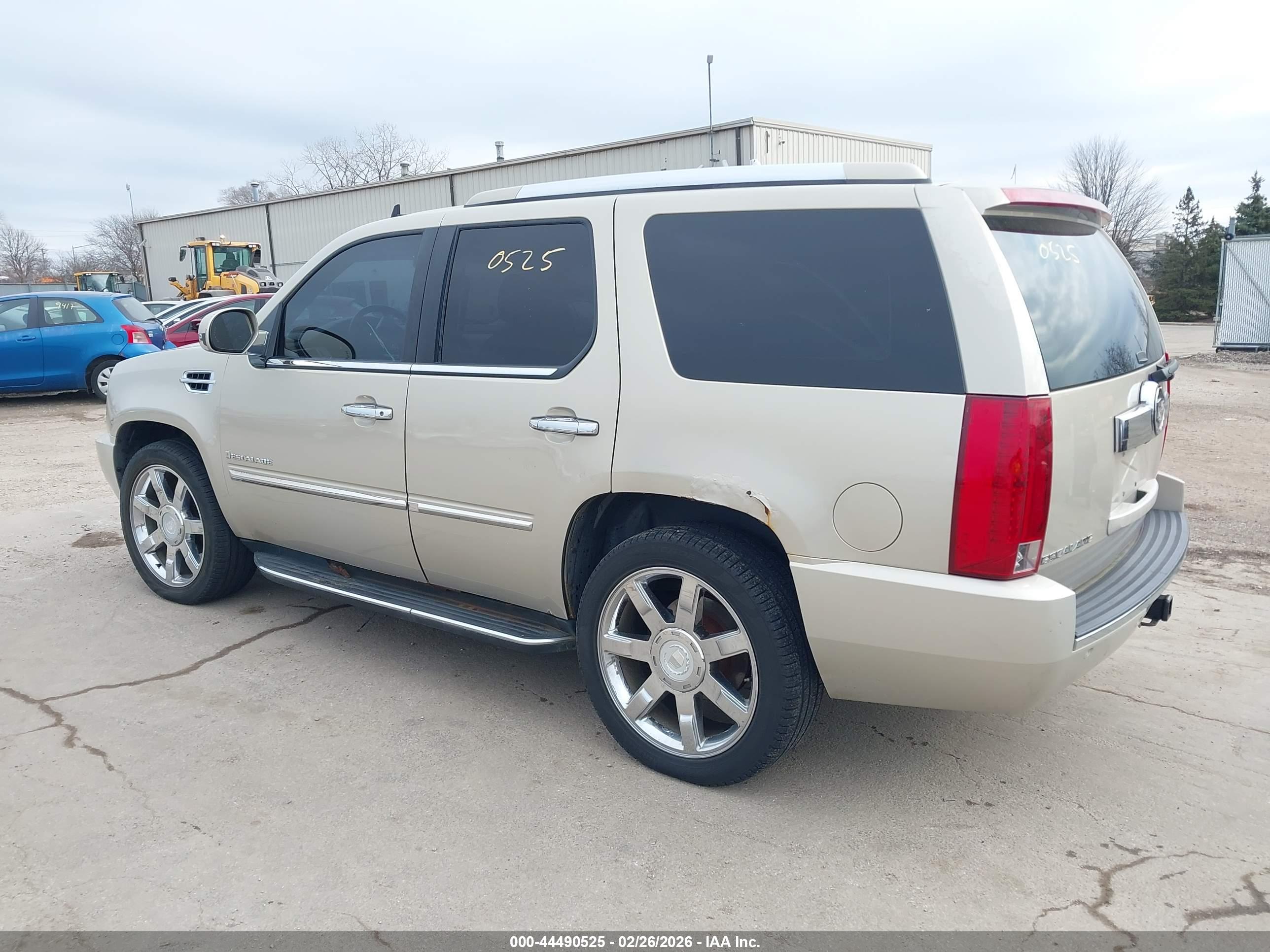 CADILLAC ESCALADE image 3