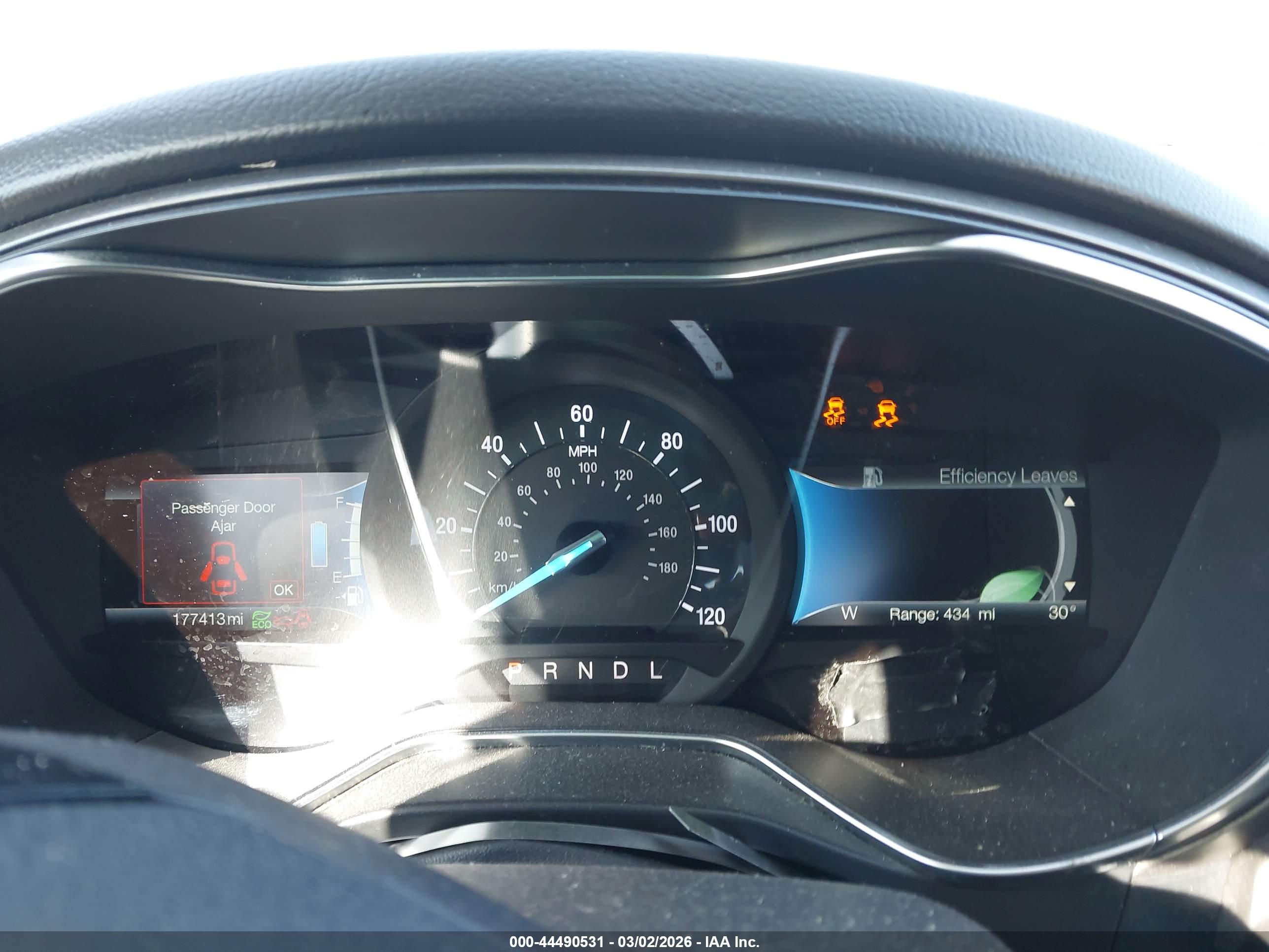 FORD FUSION image 7