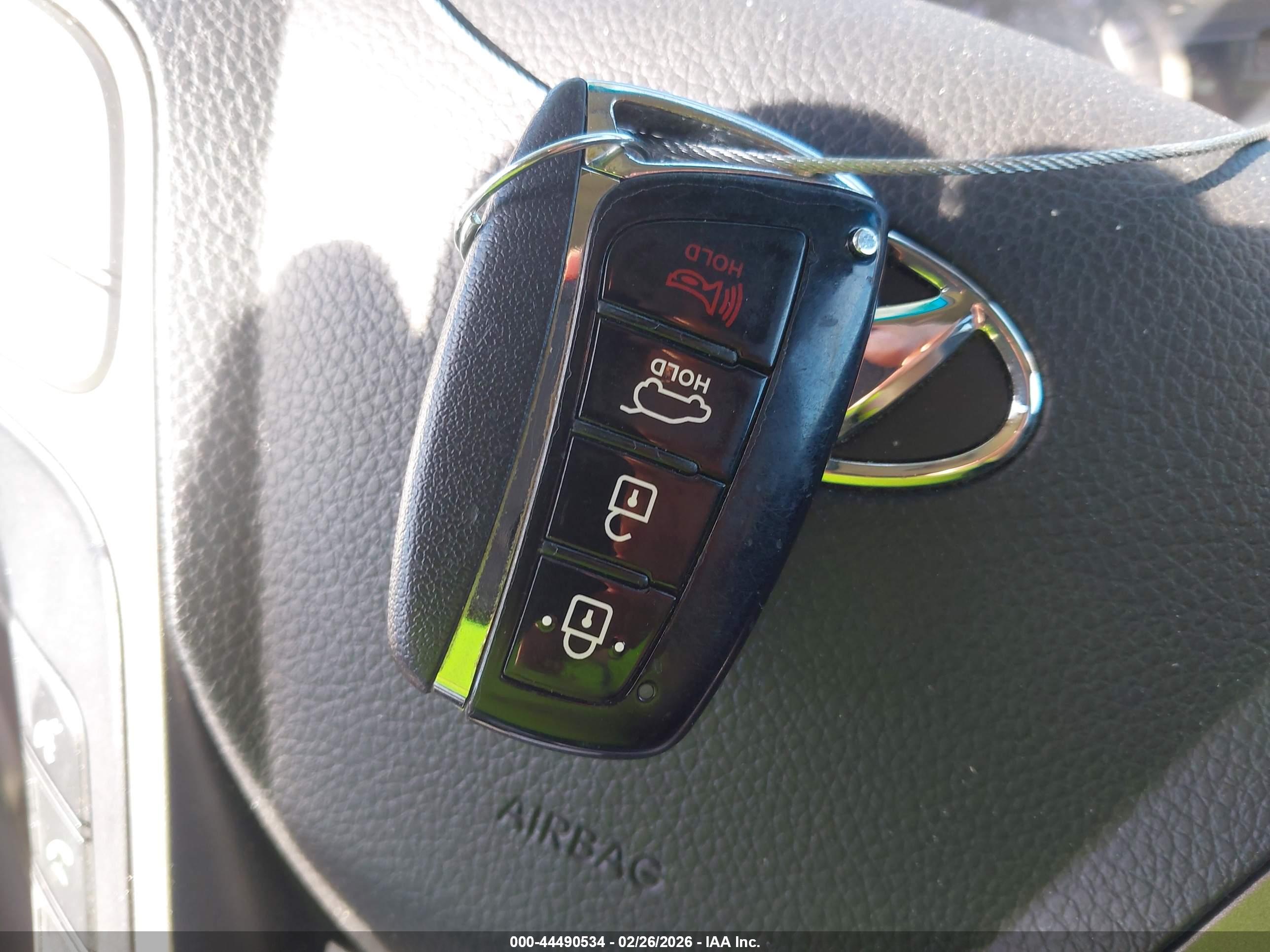 HYUNDAI SANTA image 11