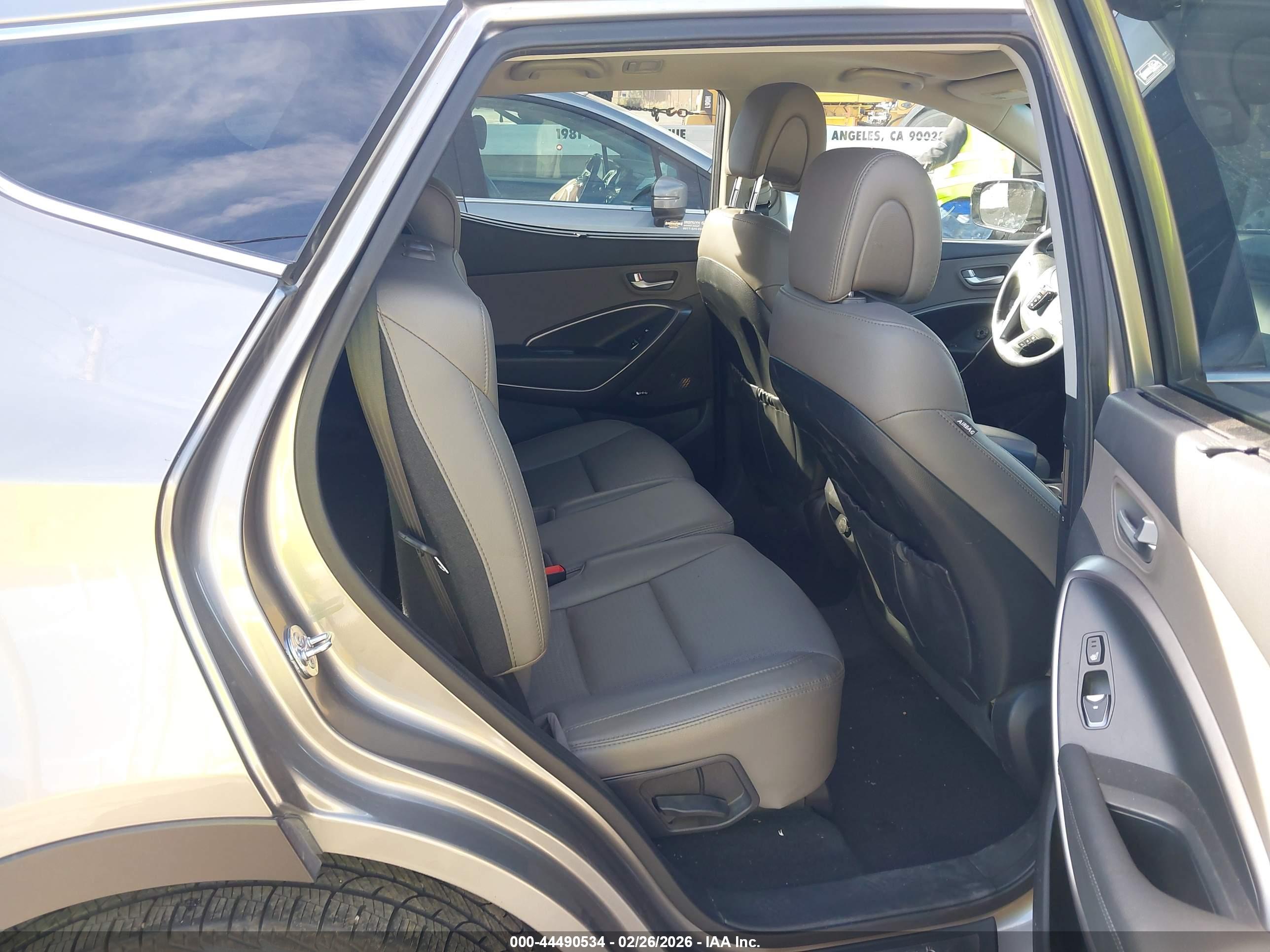 HYUNDAI SANTA image 8
