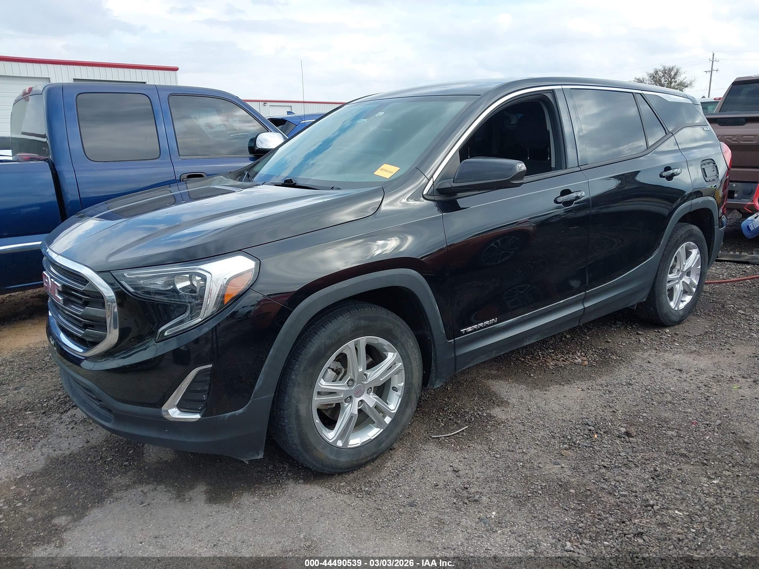 GMC TERRAIN image 2
