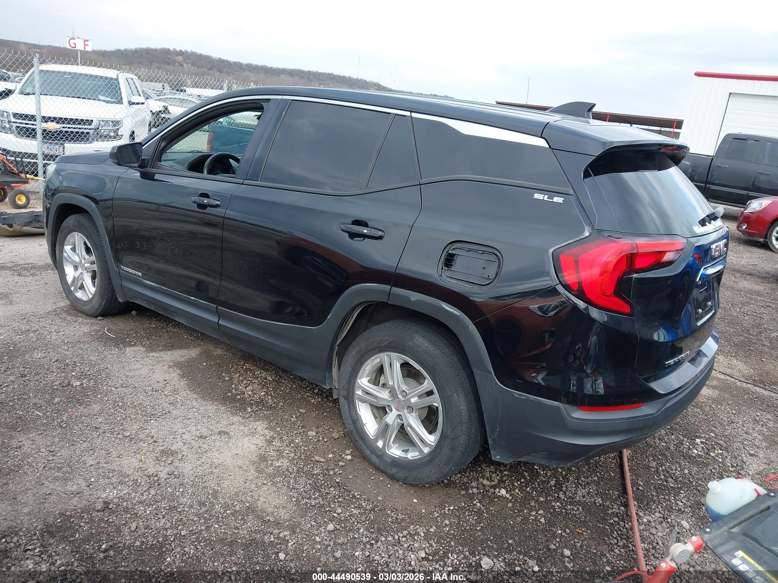 GMC TERRAIN image 3