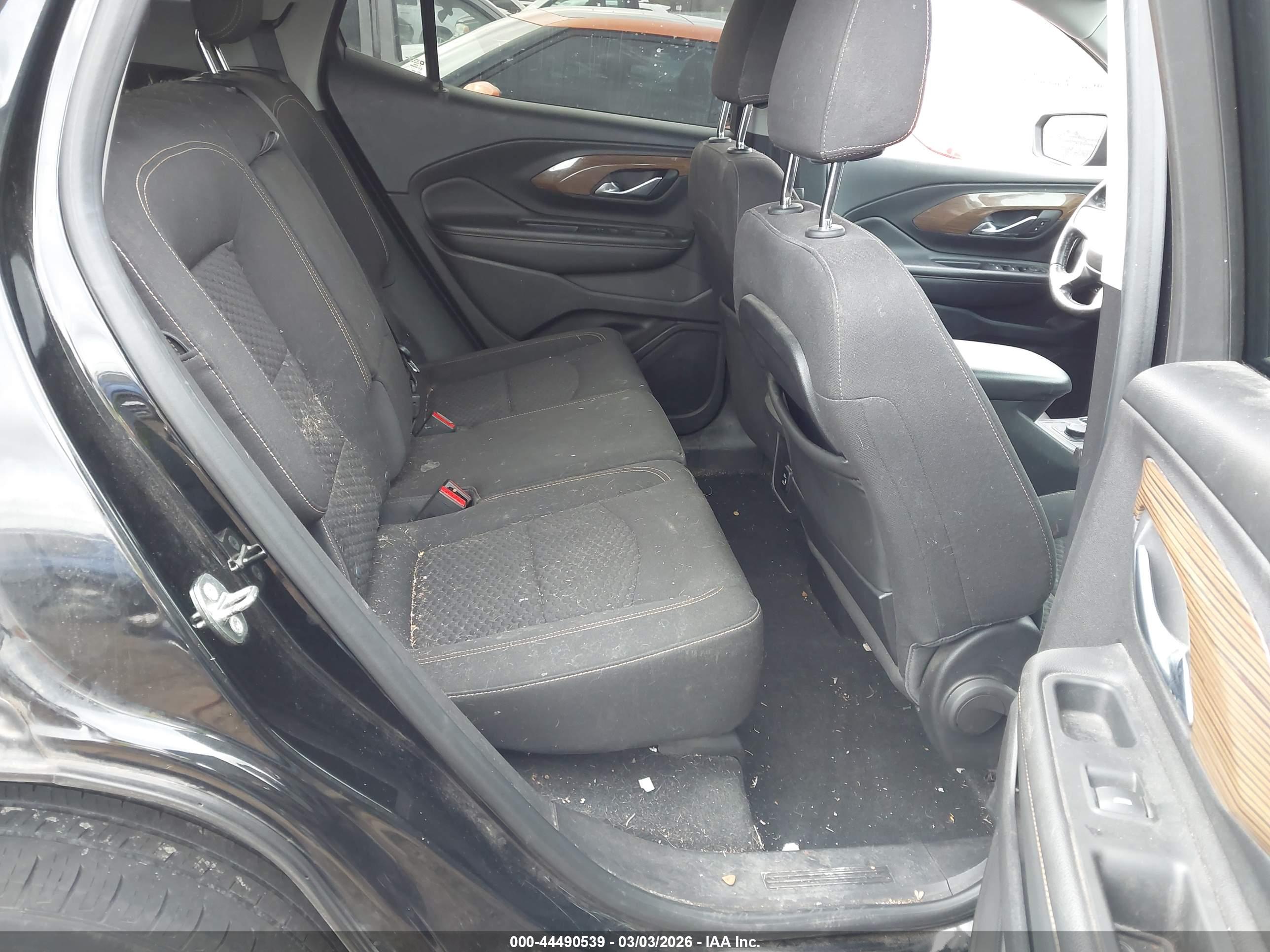 GMC TERRAIN image 8