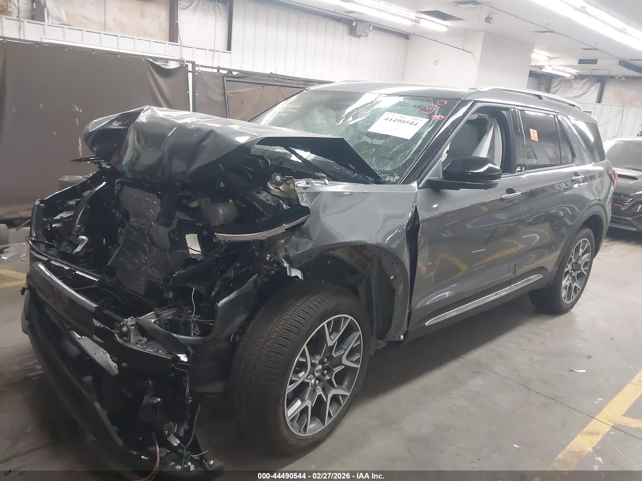 FORD EXPLORER image 2