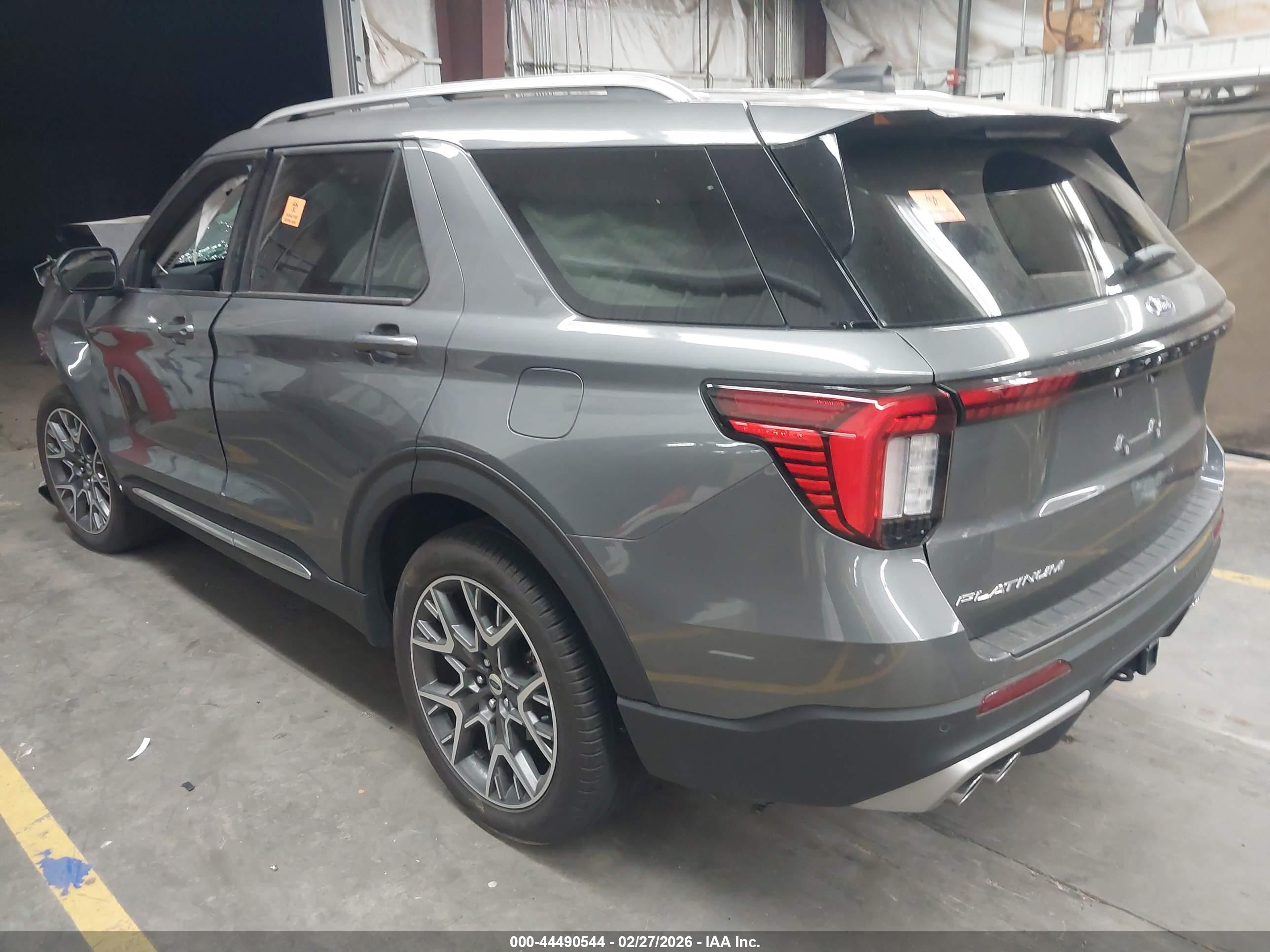 FORD EXPLORER image 3