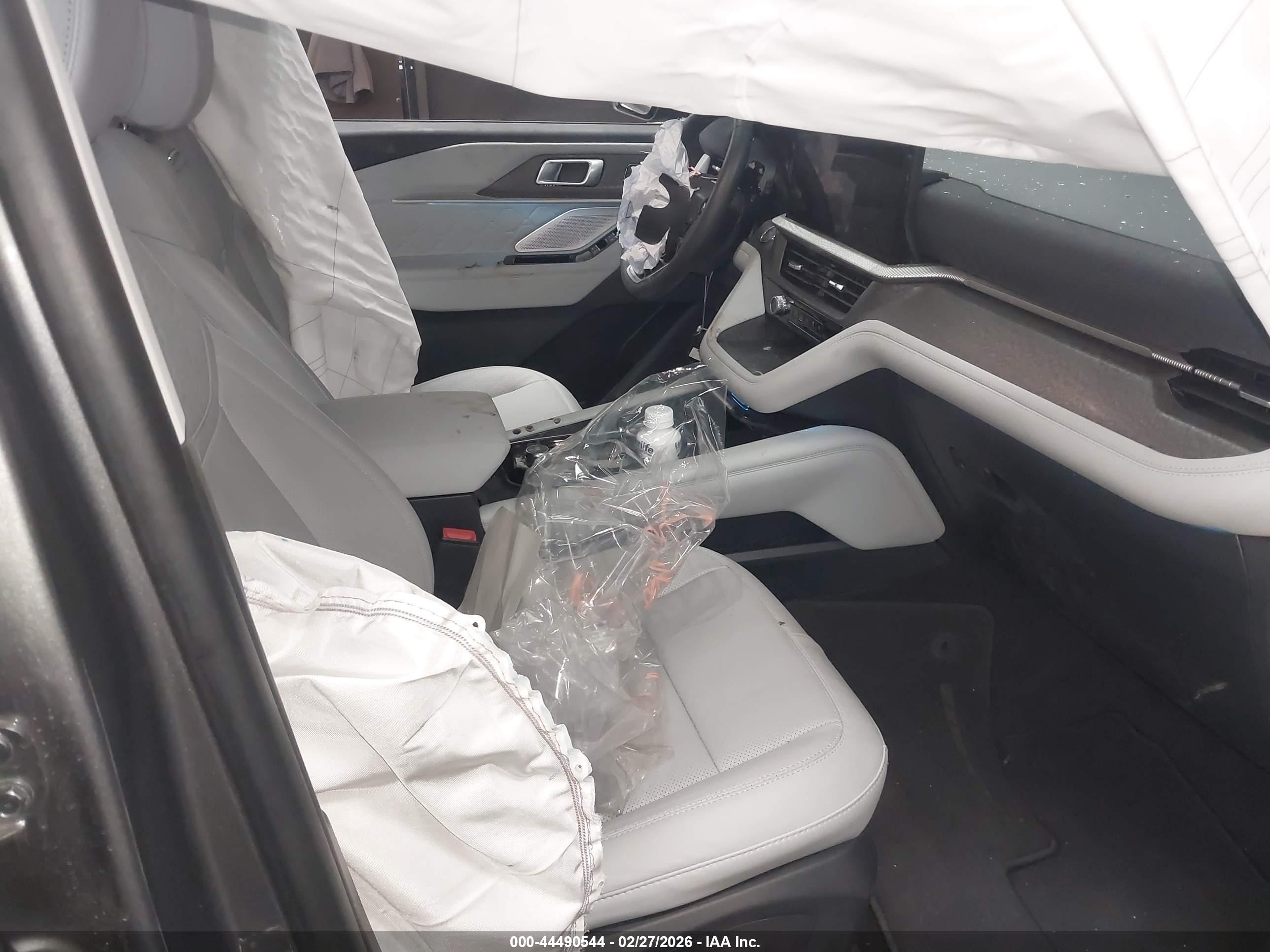 FORD EXPLORER image 5