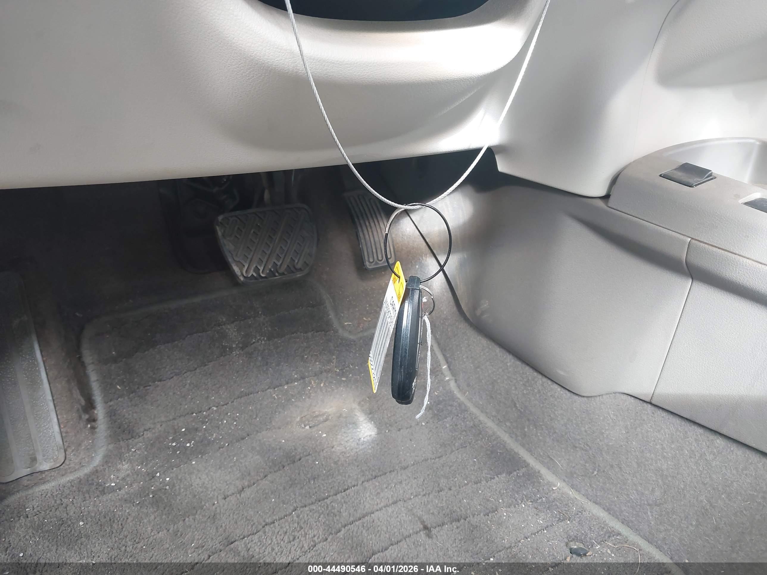 NISSAN LEAF image 11