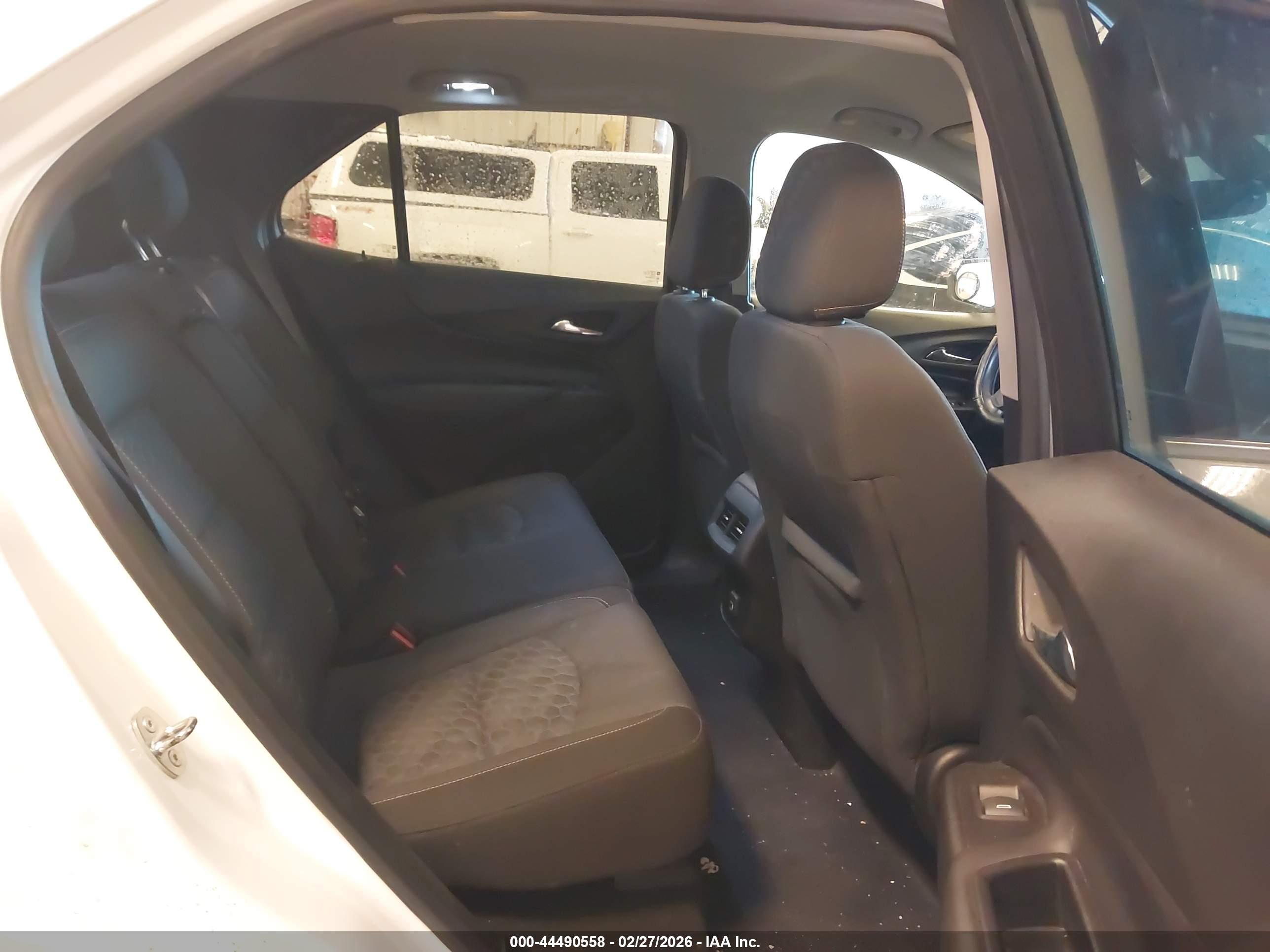 CHEVROLET EQUINOX image 8