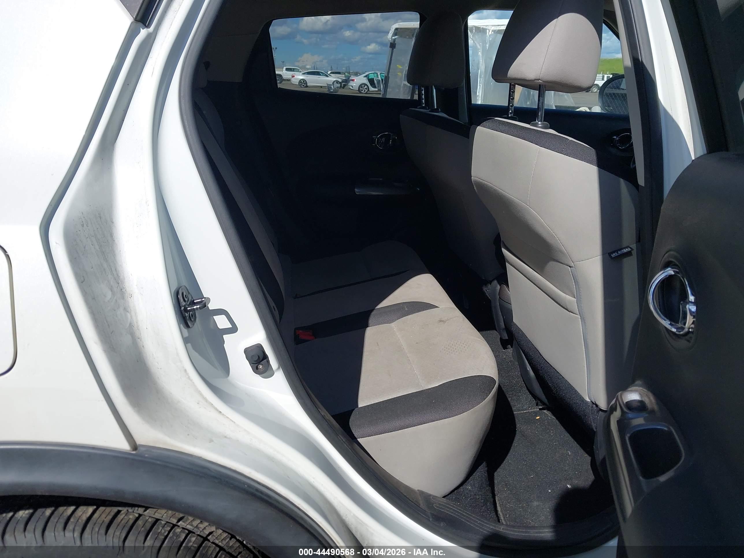 NISSAN JUKE image 8