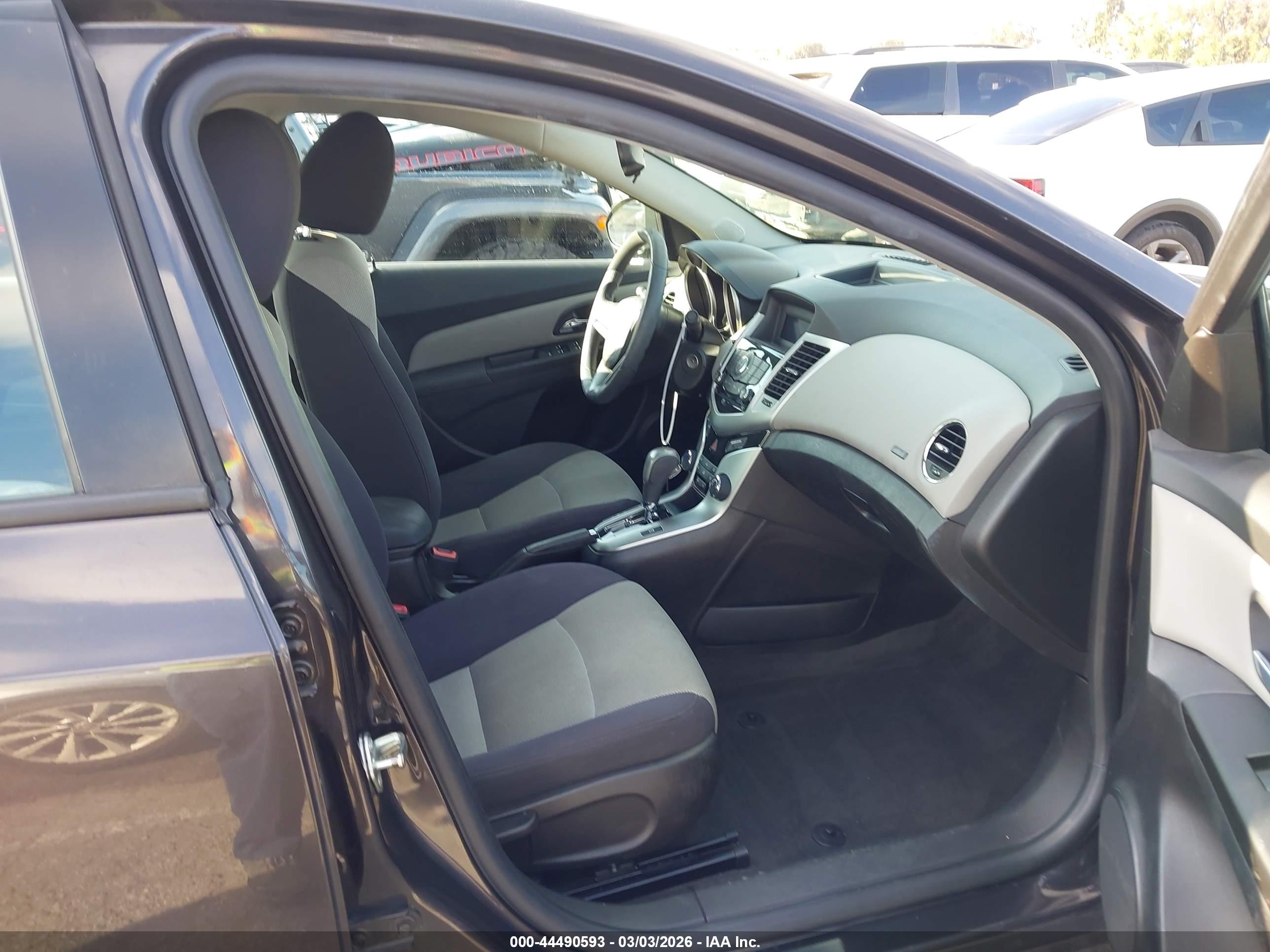 CHEVROLET CRUZE image 5