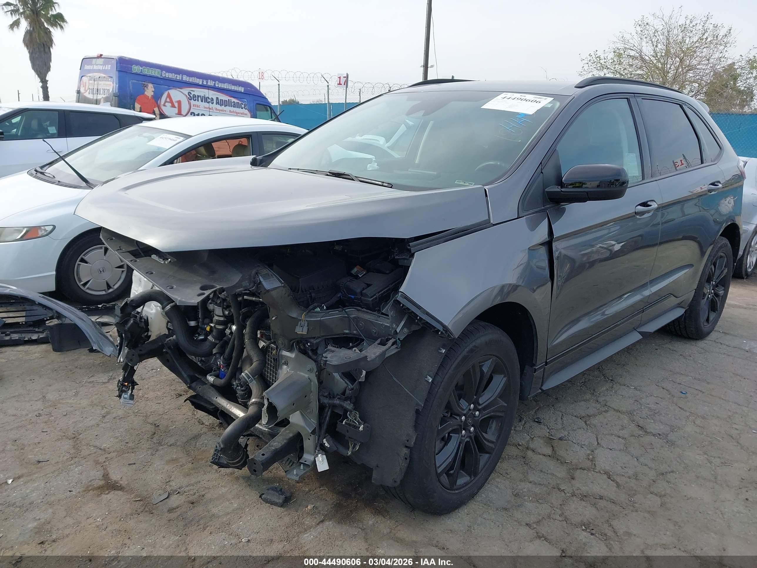 FORD EDGE image 2