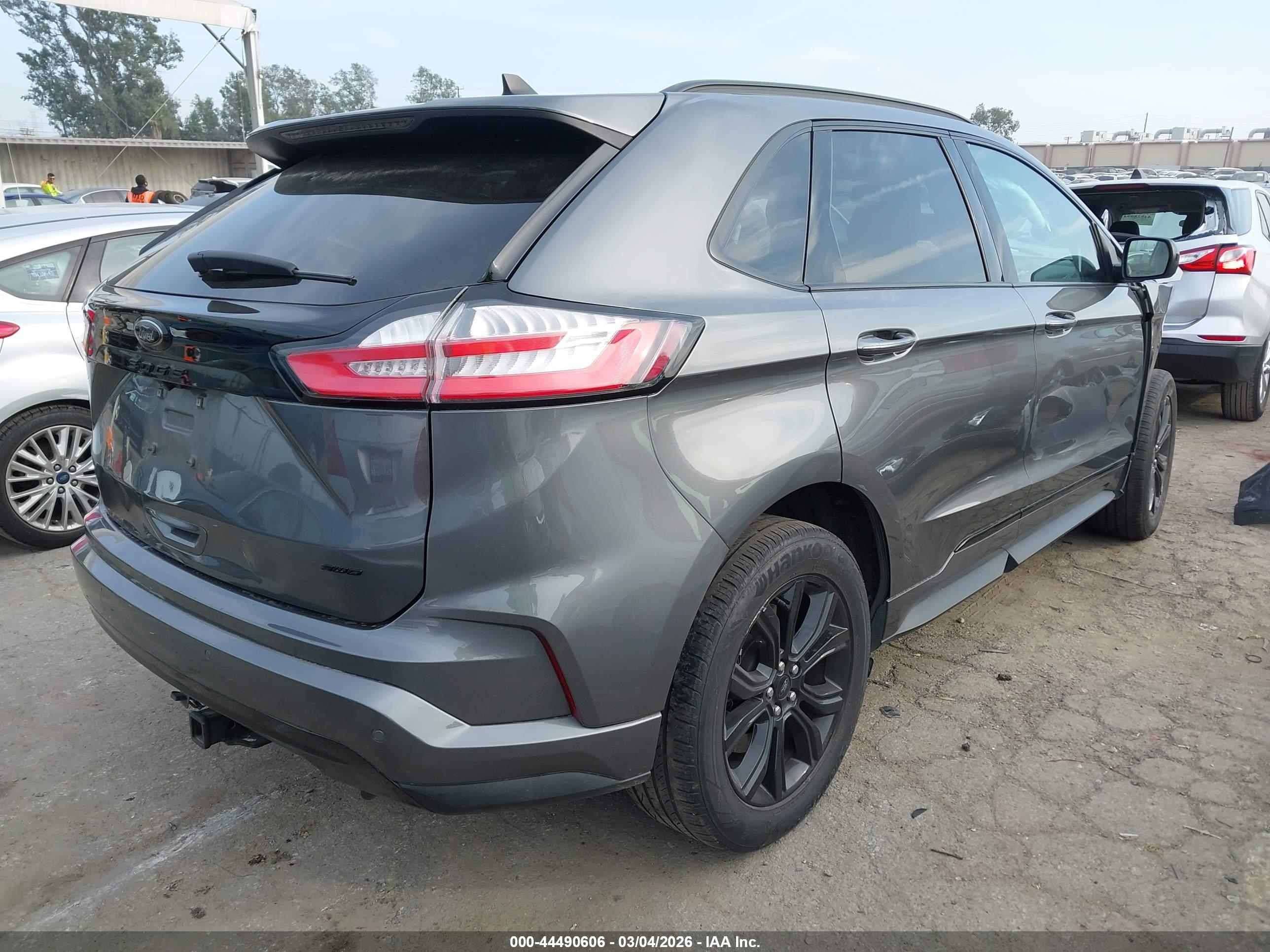 FORD EDGE image 4