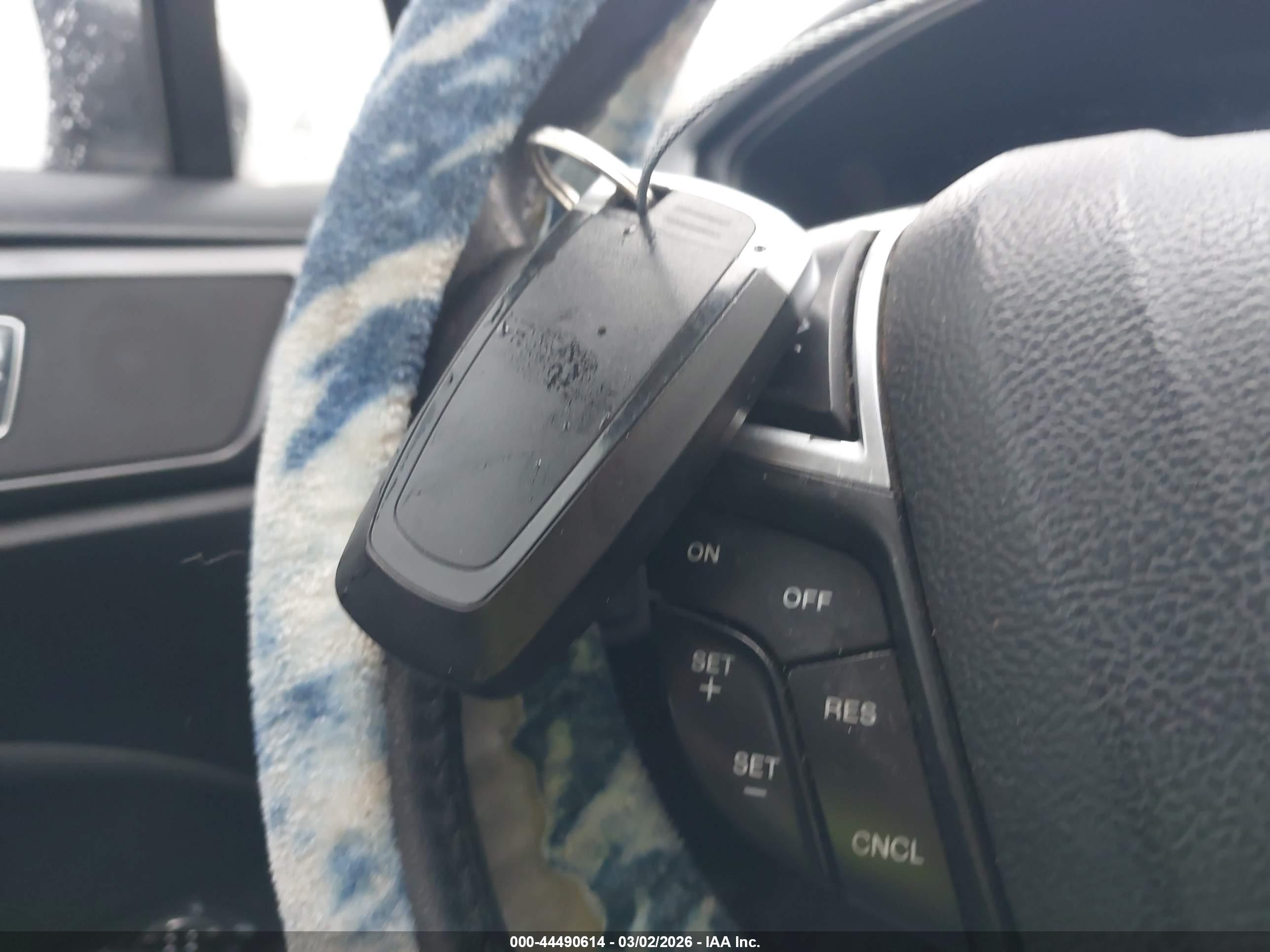FORD FUSION image 11