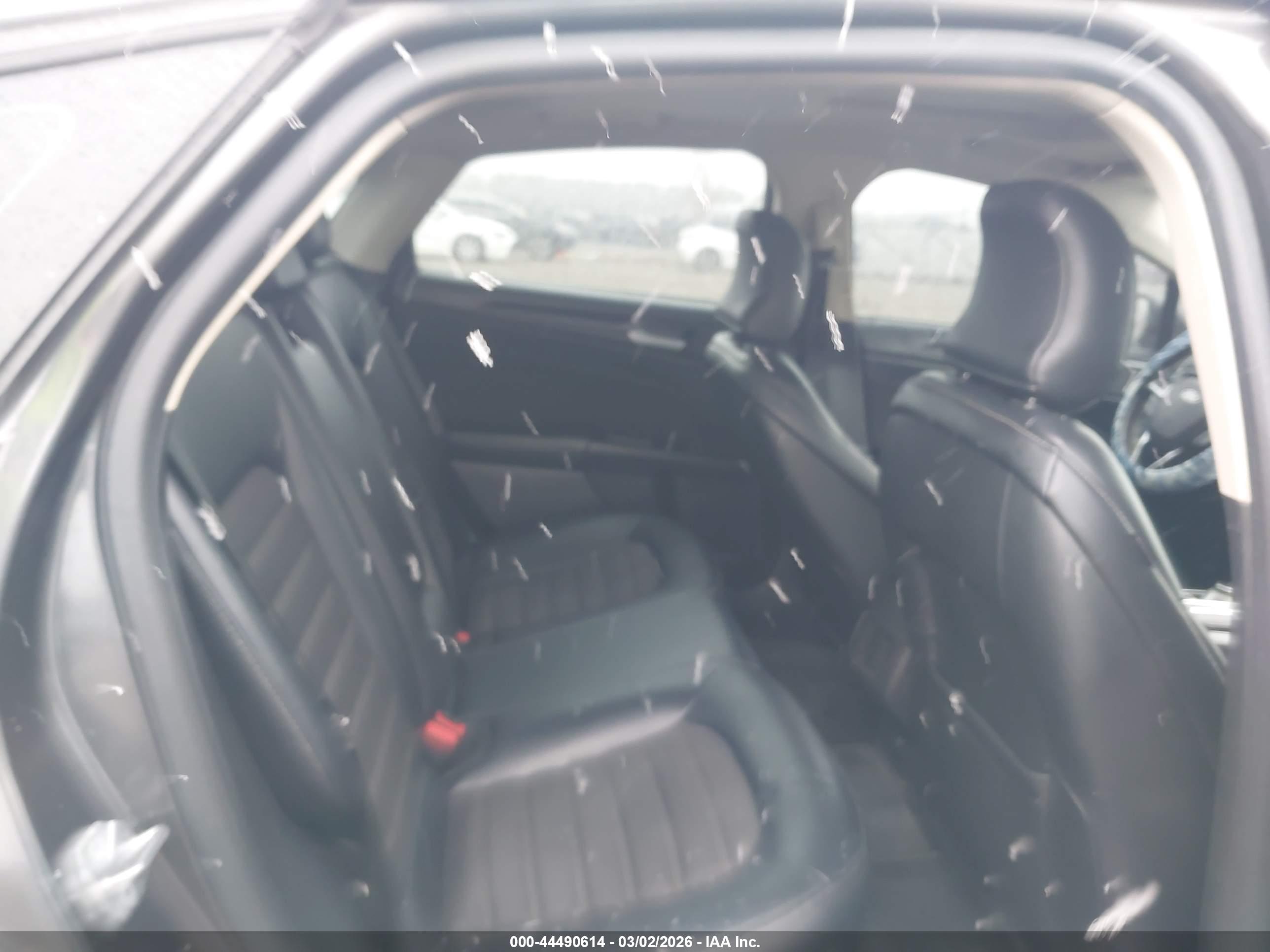 FORD FUSION image 8