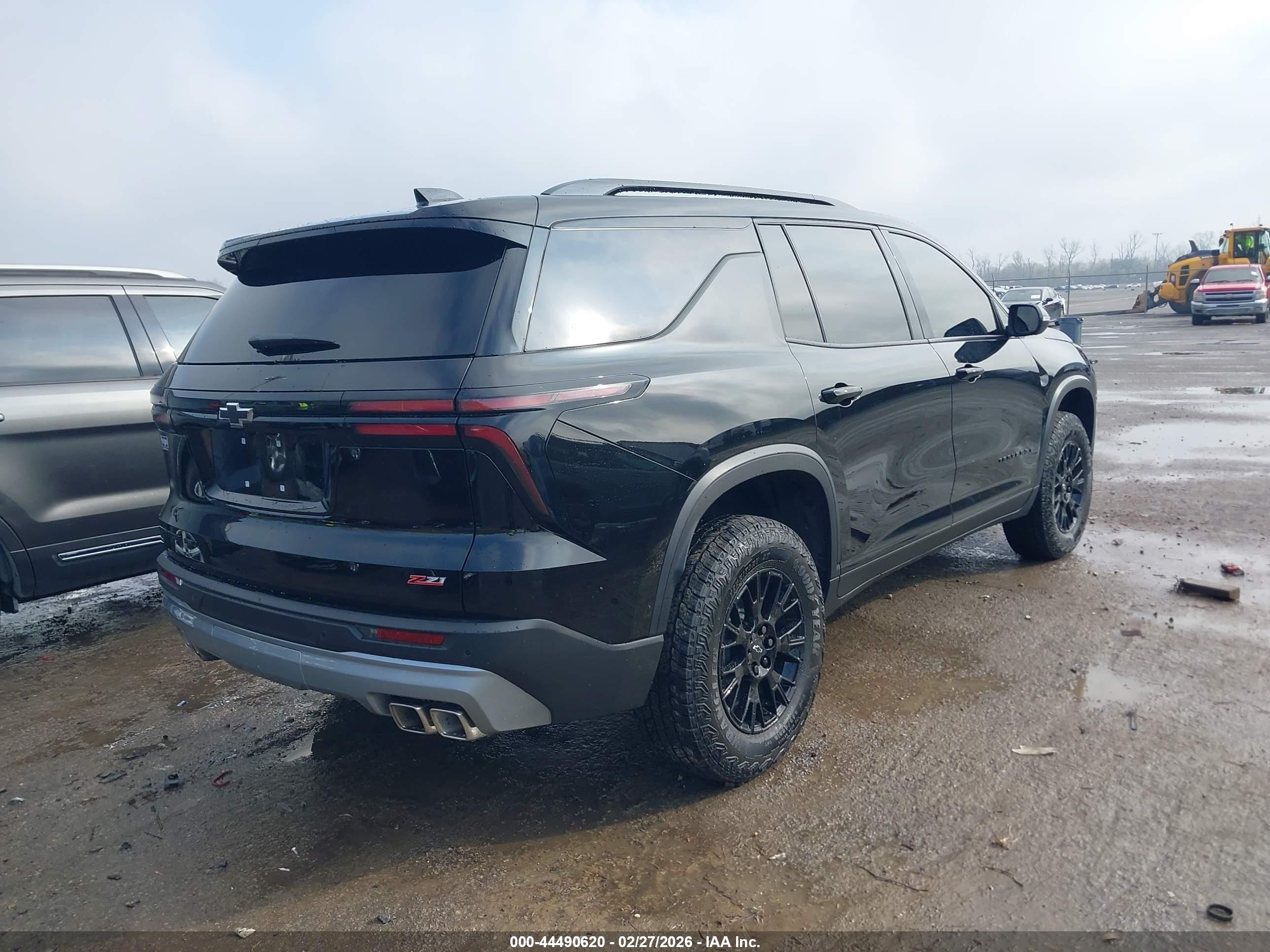 CHEVROLET TRAVERSE image 4