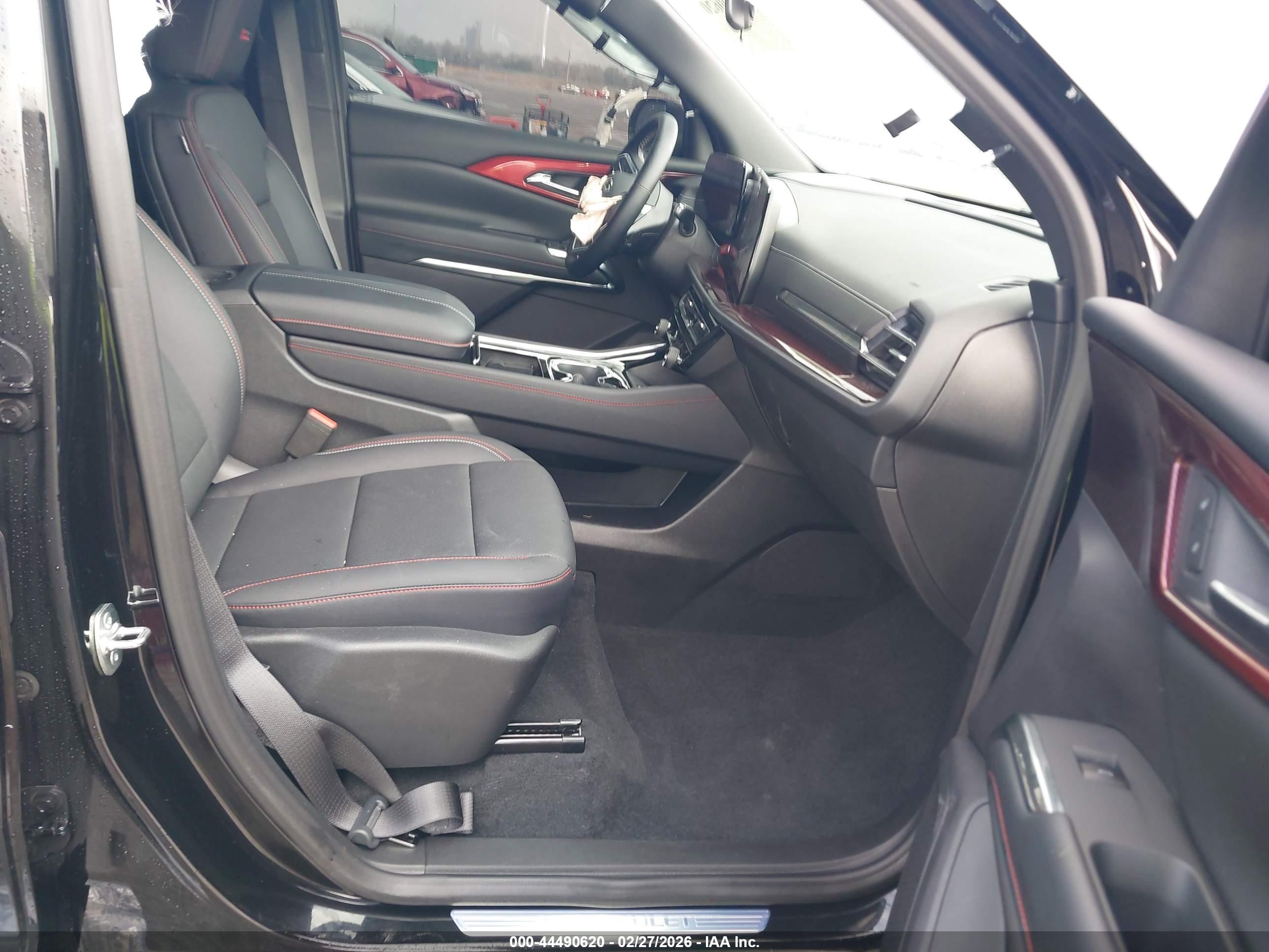 CHEVROLET TRAVERSE image 5