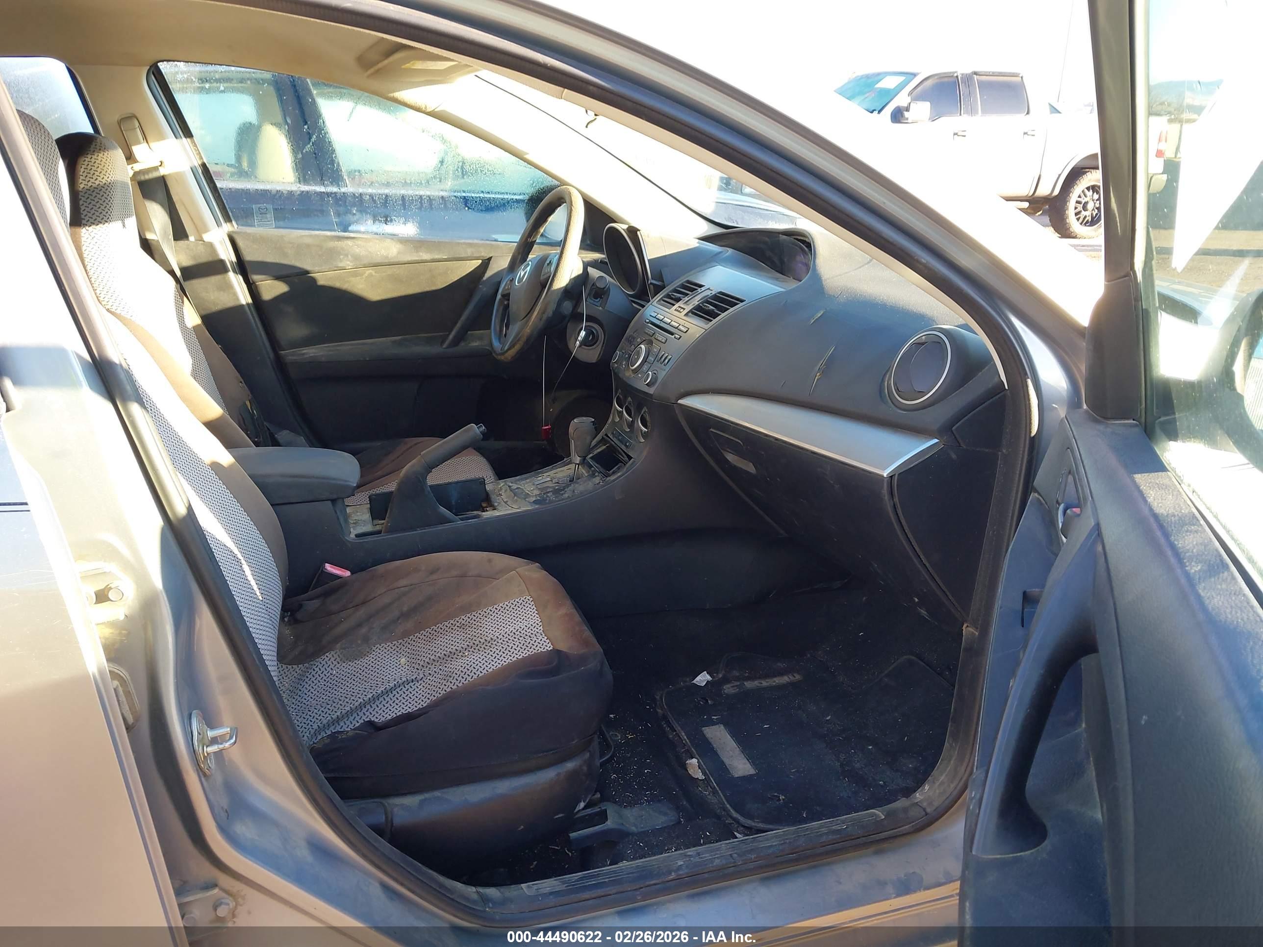 MAZDA MAZDA3 image 5