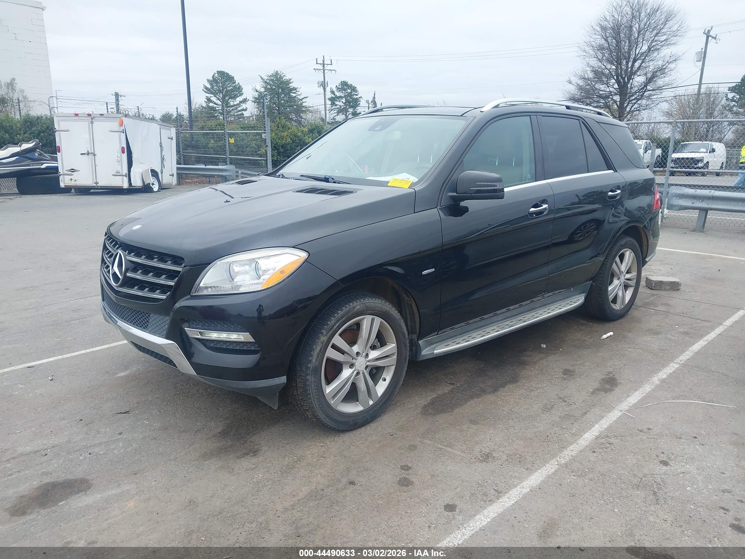 MERCEDES-BENZ ML image 2