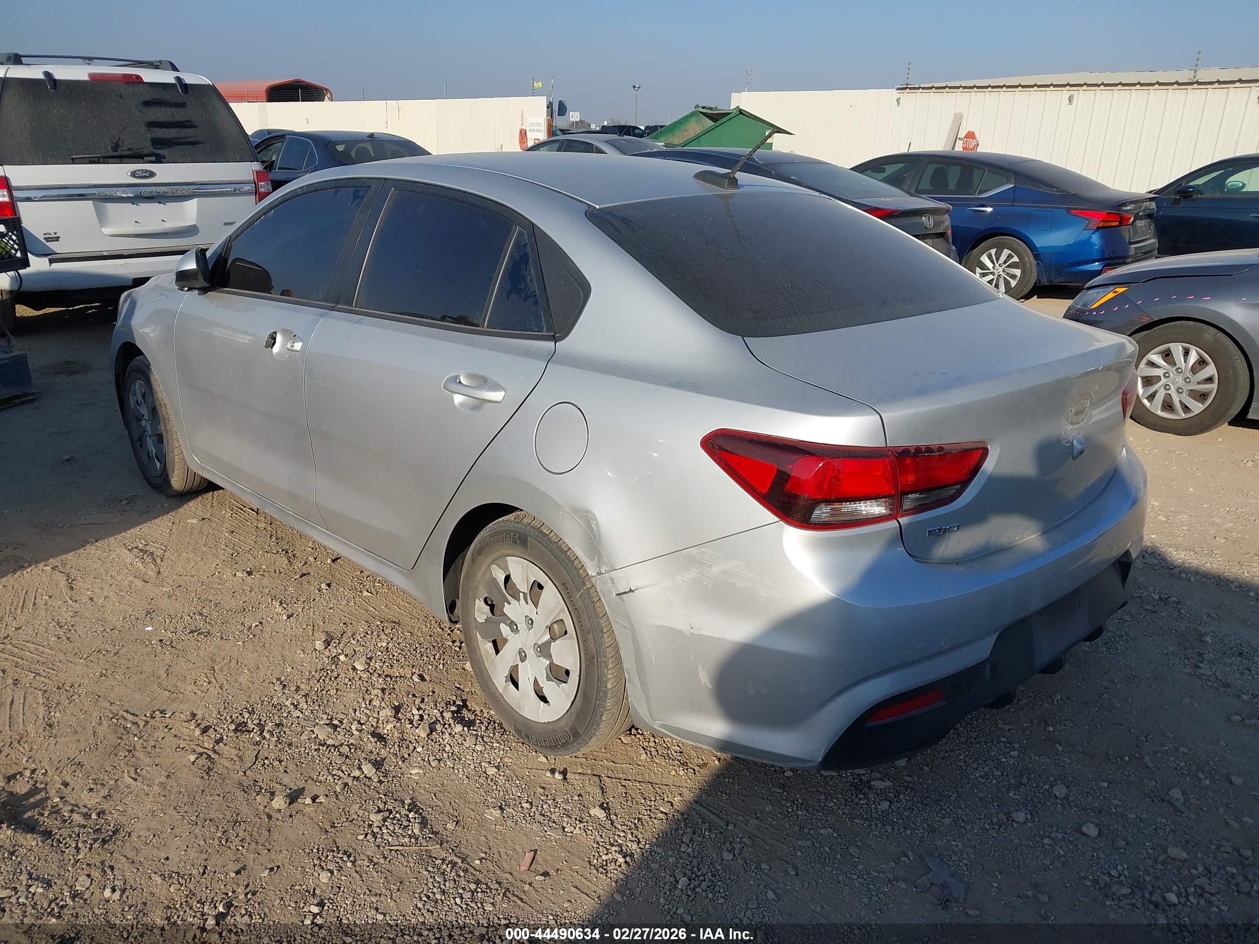 KIA RIO image 3