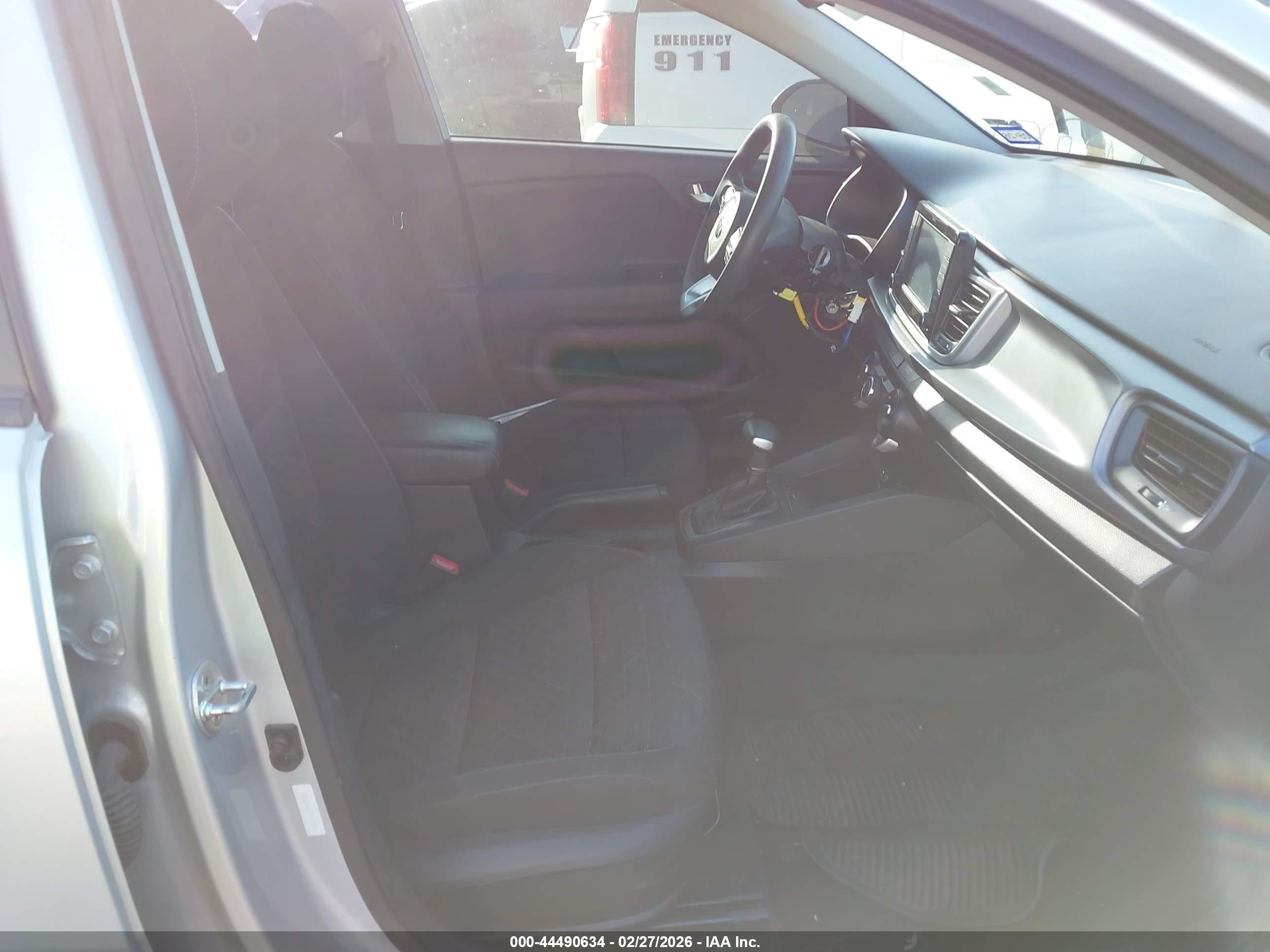 KIA RIO image 5