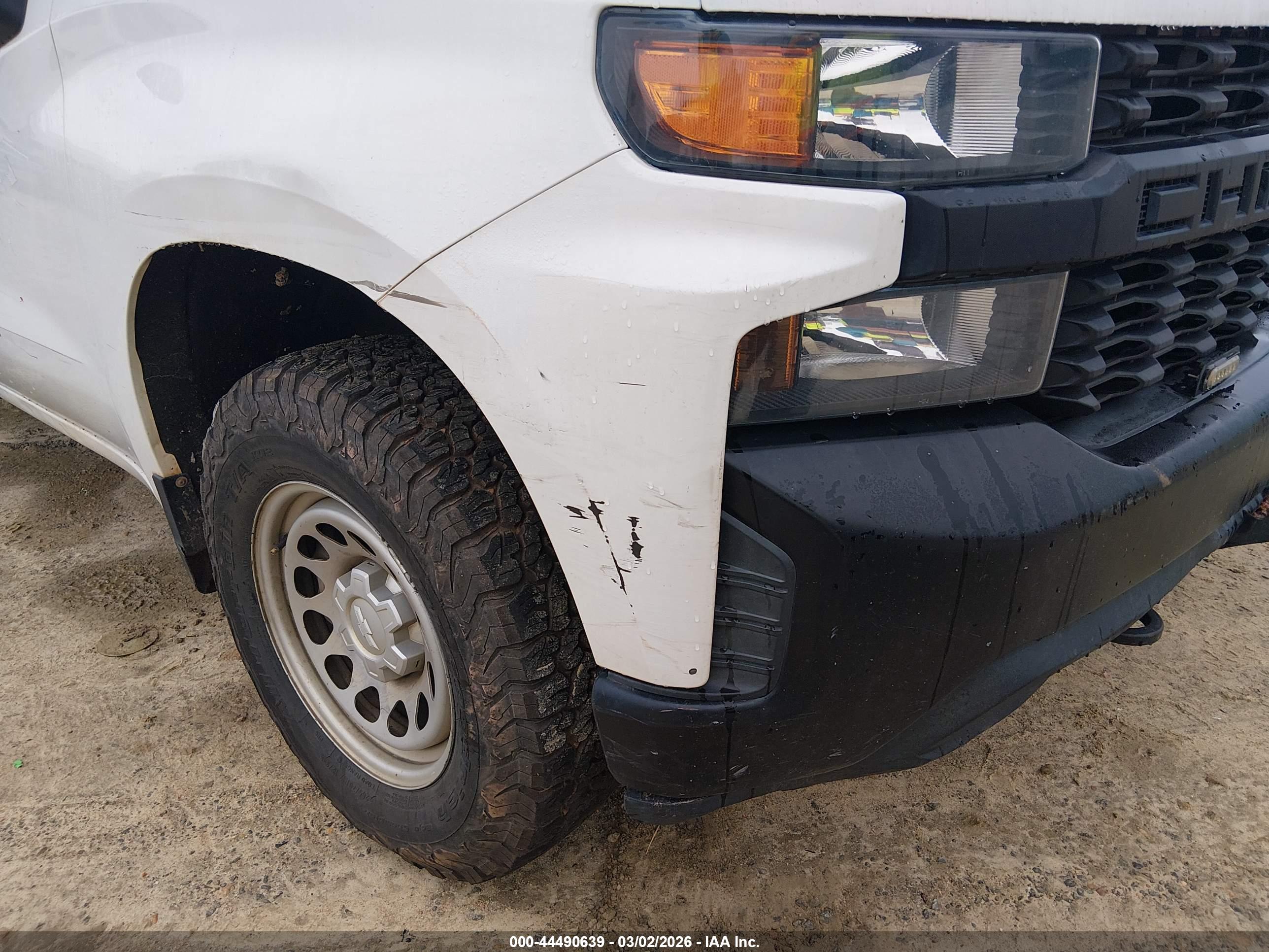 CHEVROLET SILVERADO image 6