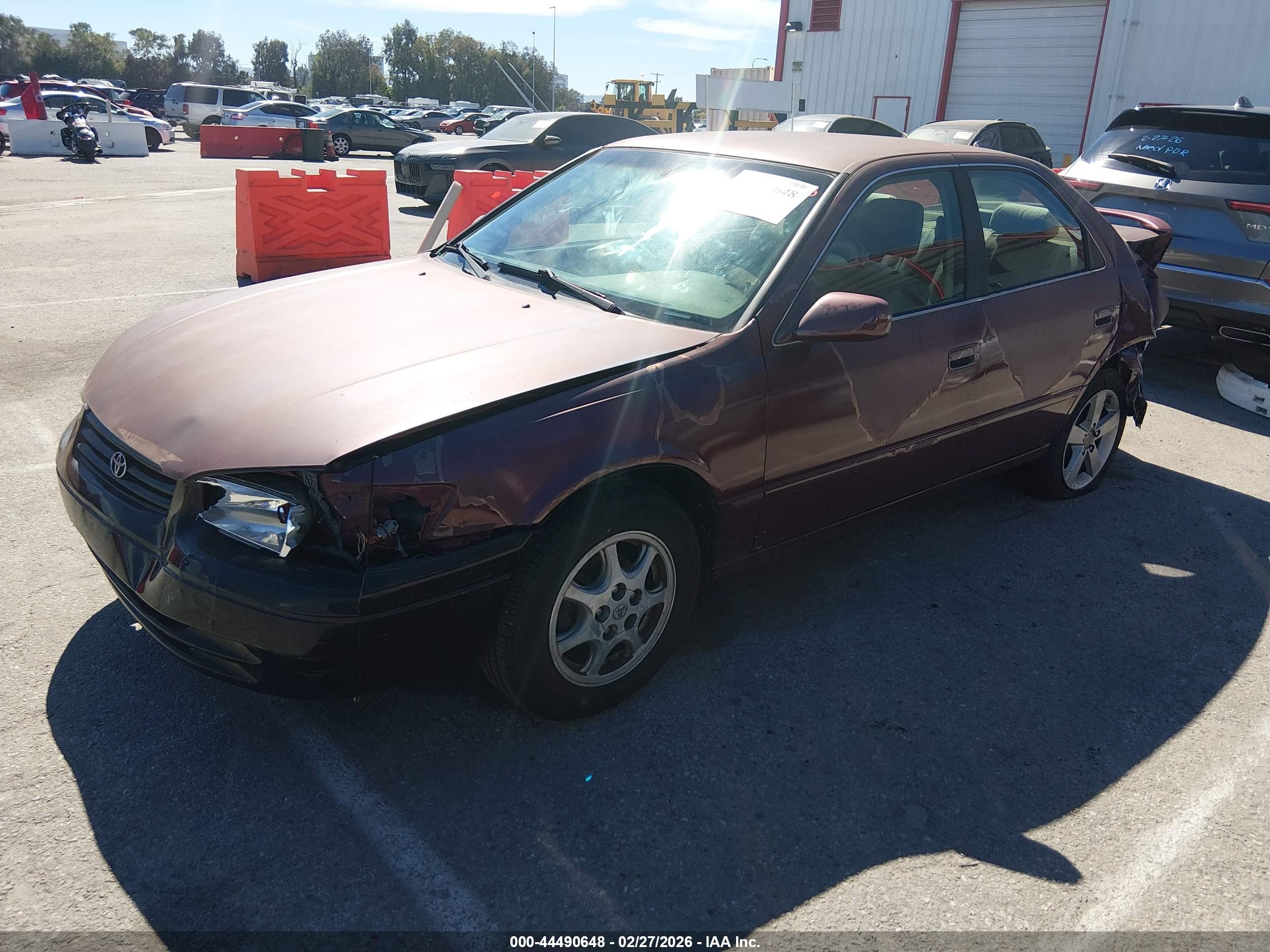 TOYOTA CAMRY image 2