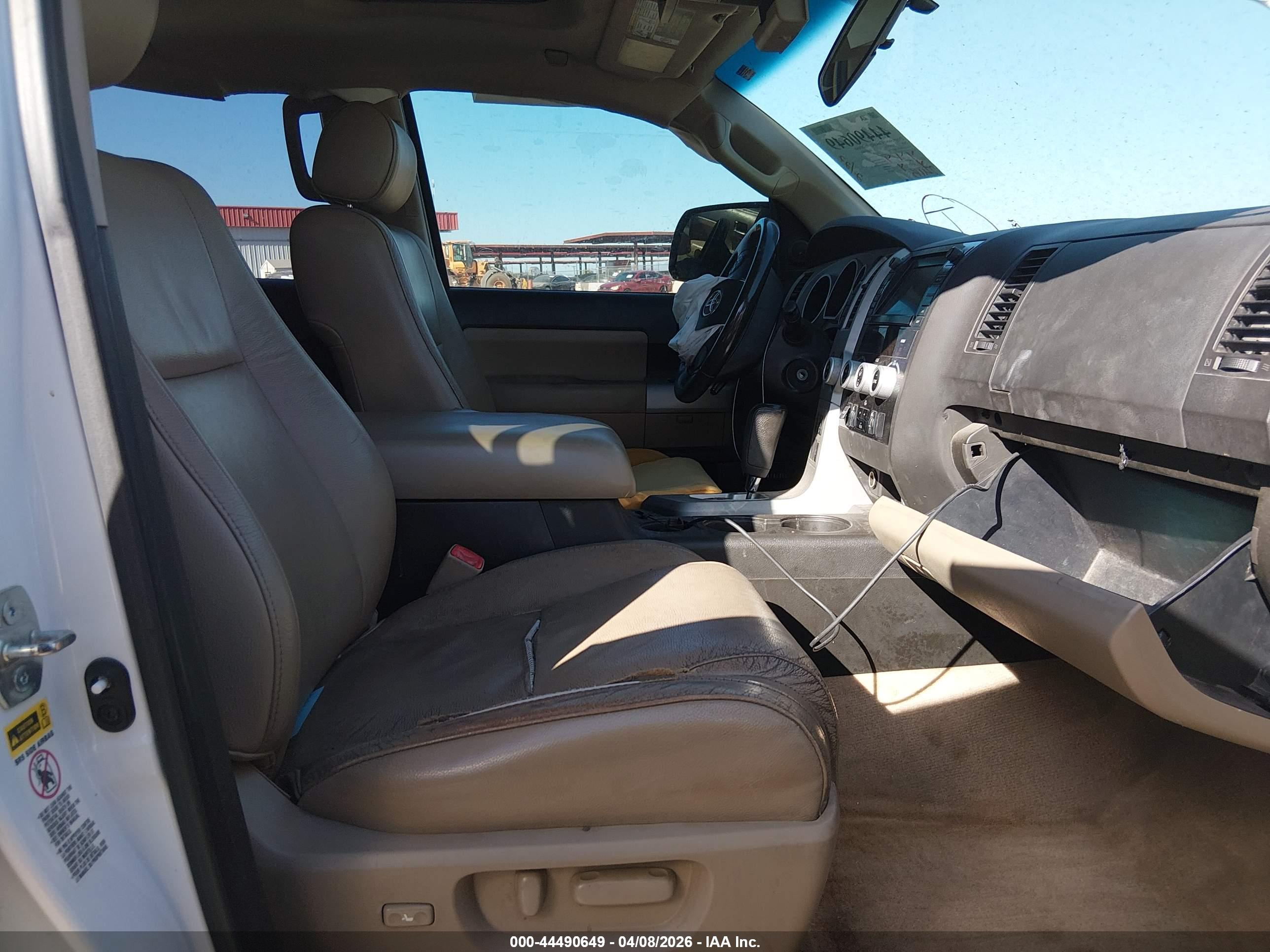 TOYOTA SEQUOIA image 5