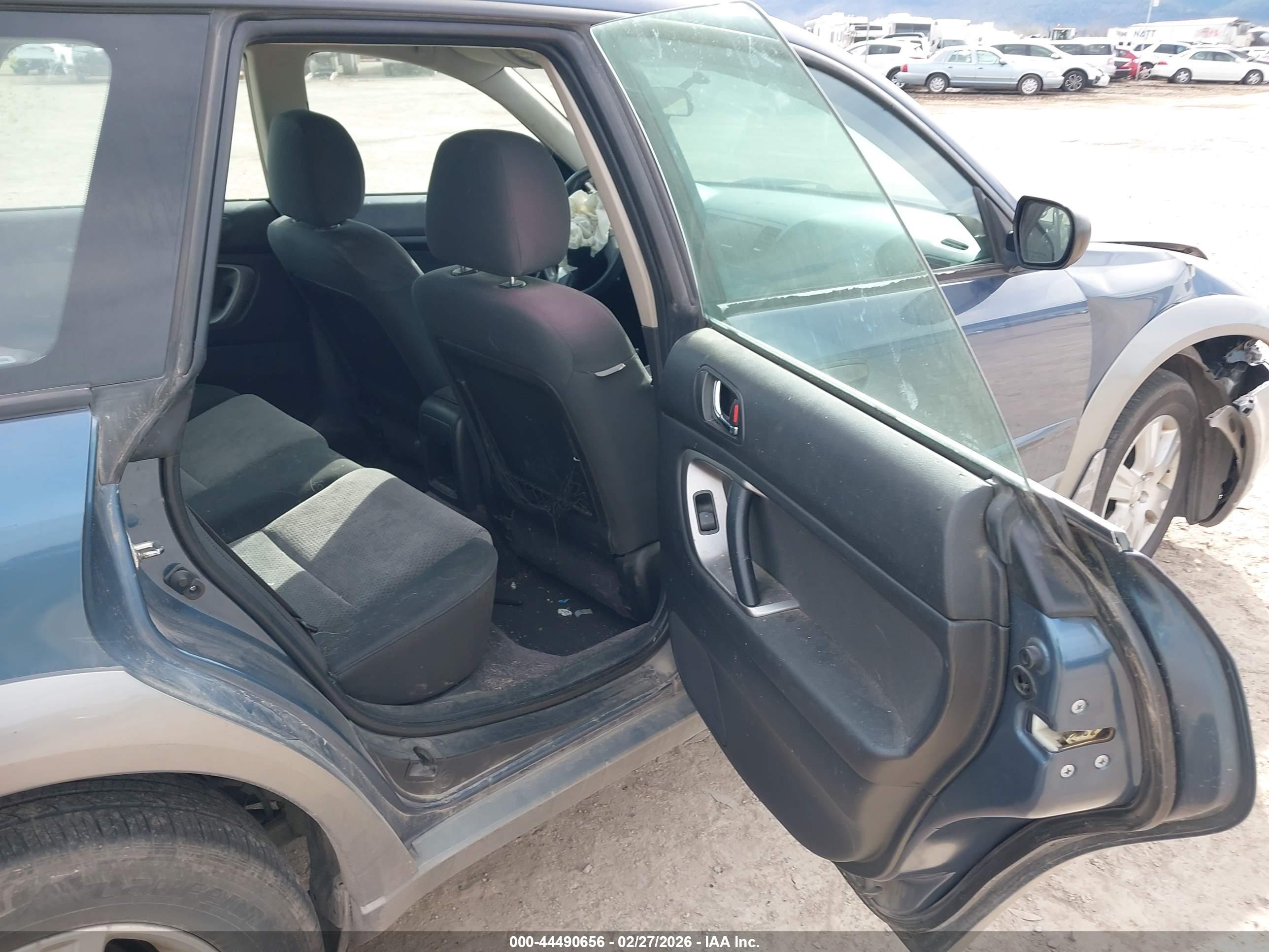 SUBARU OUTBACK image 8