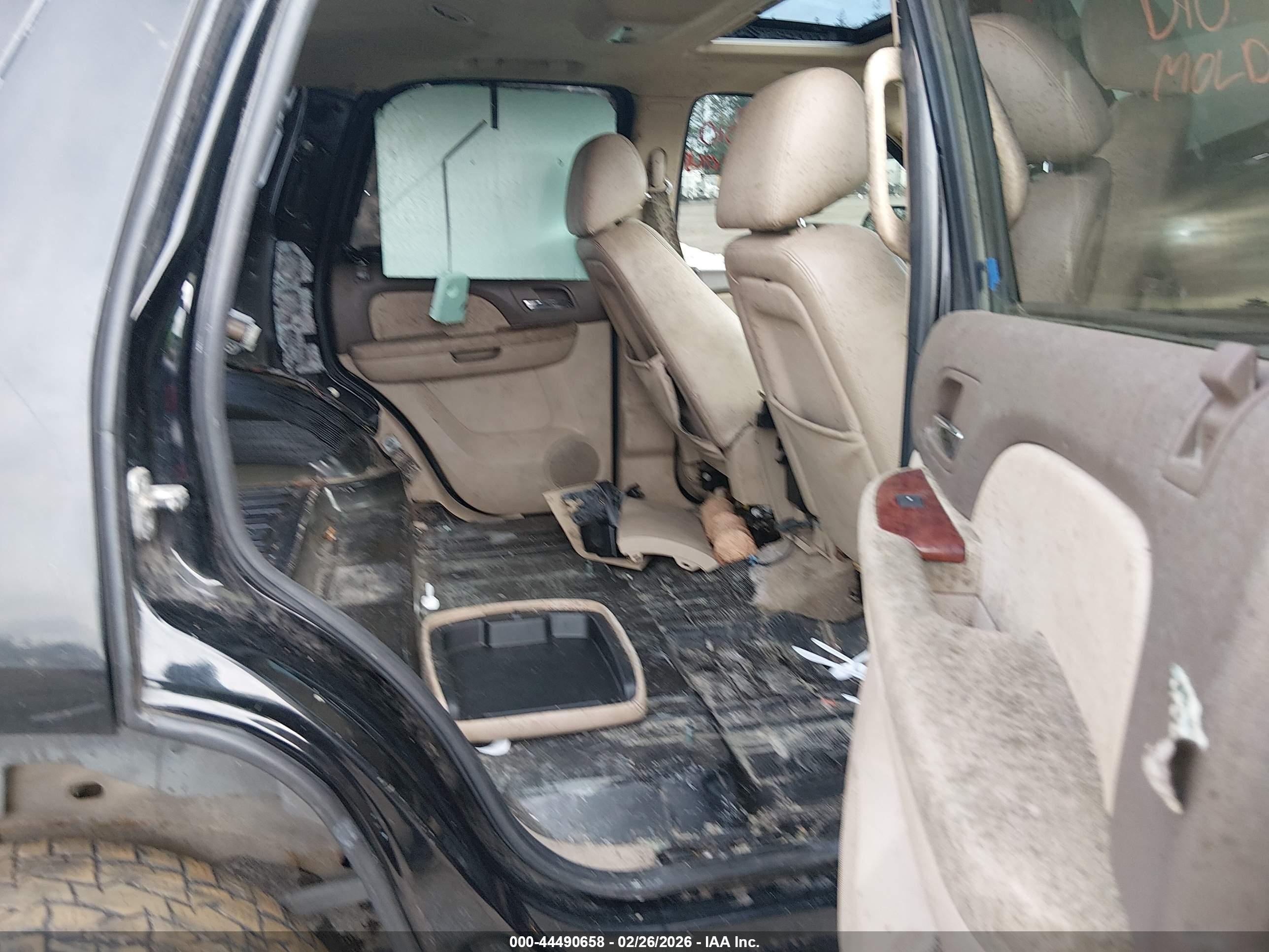 CHEVROLET TAHOE image 8
