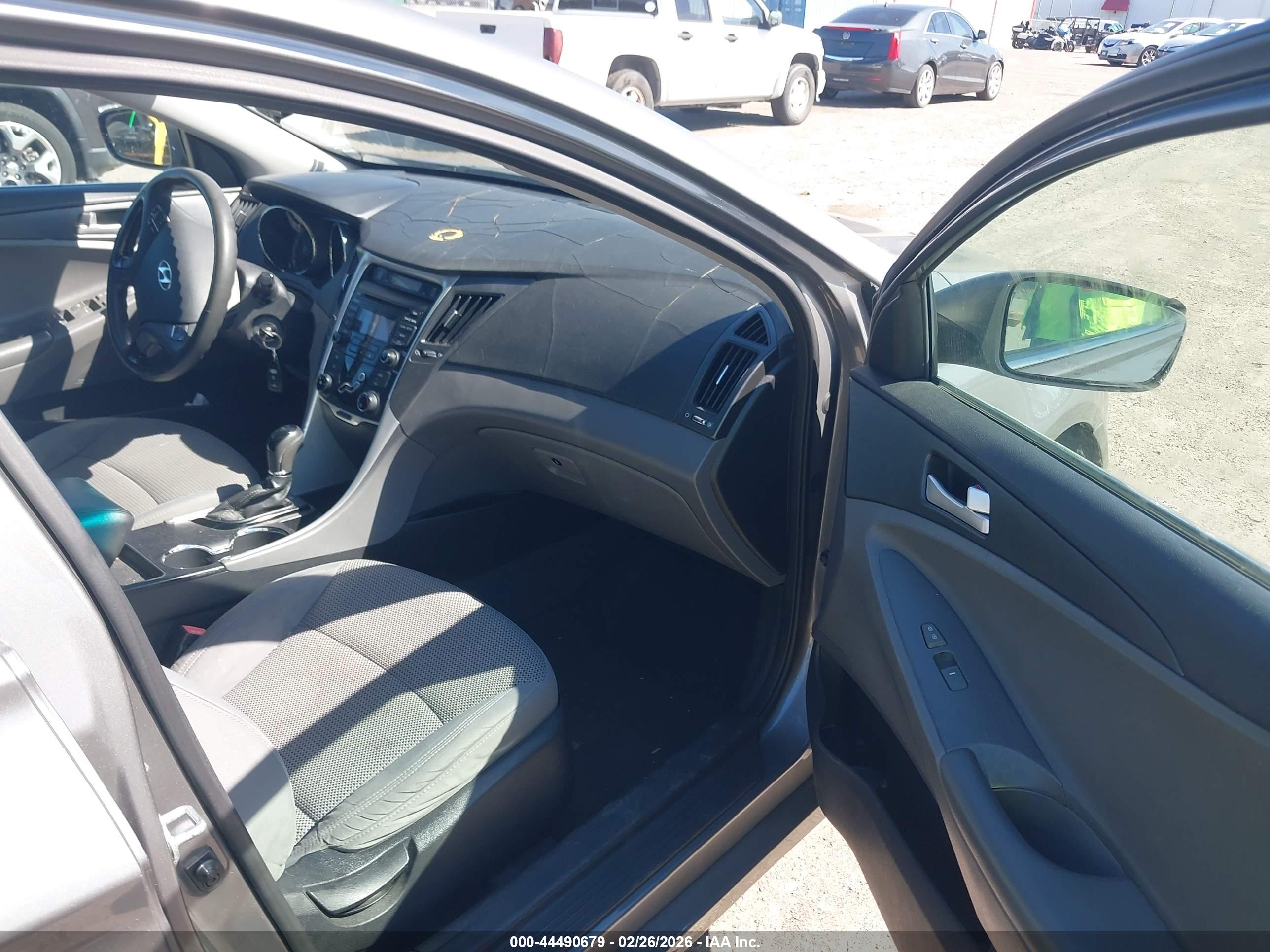 HYUNDAI SONATA image 5