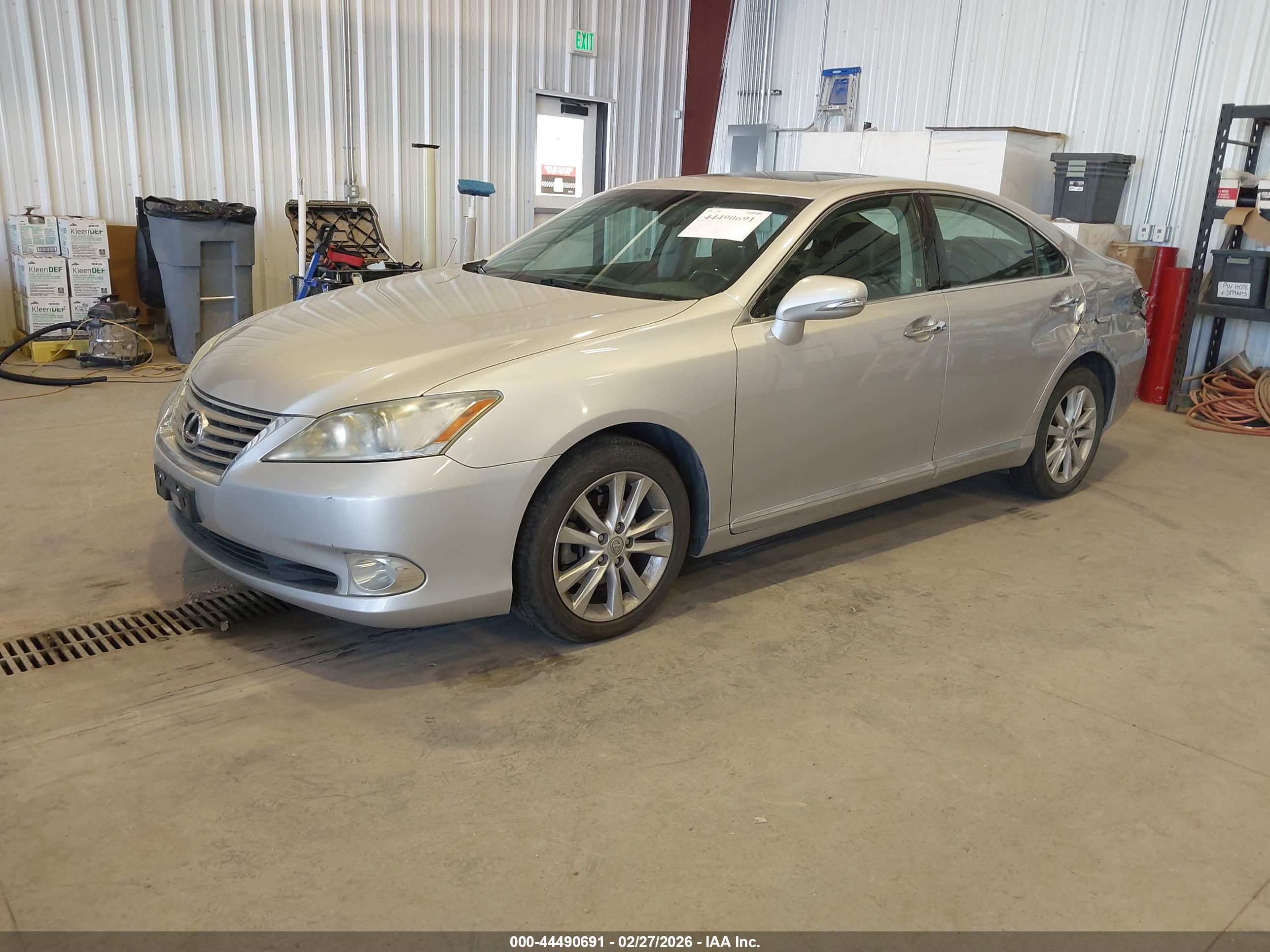LEXUS ES image 2