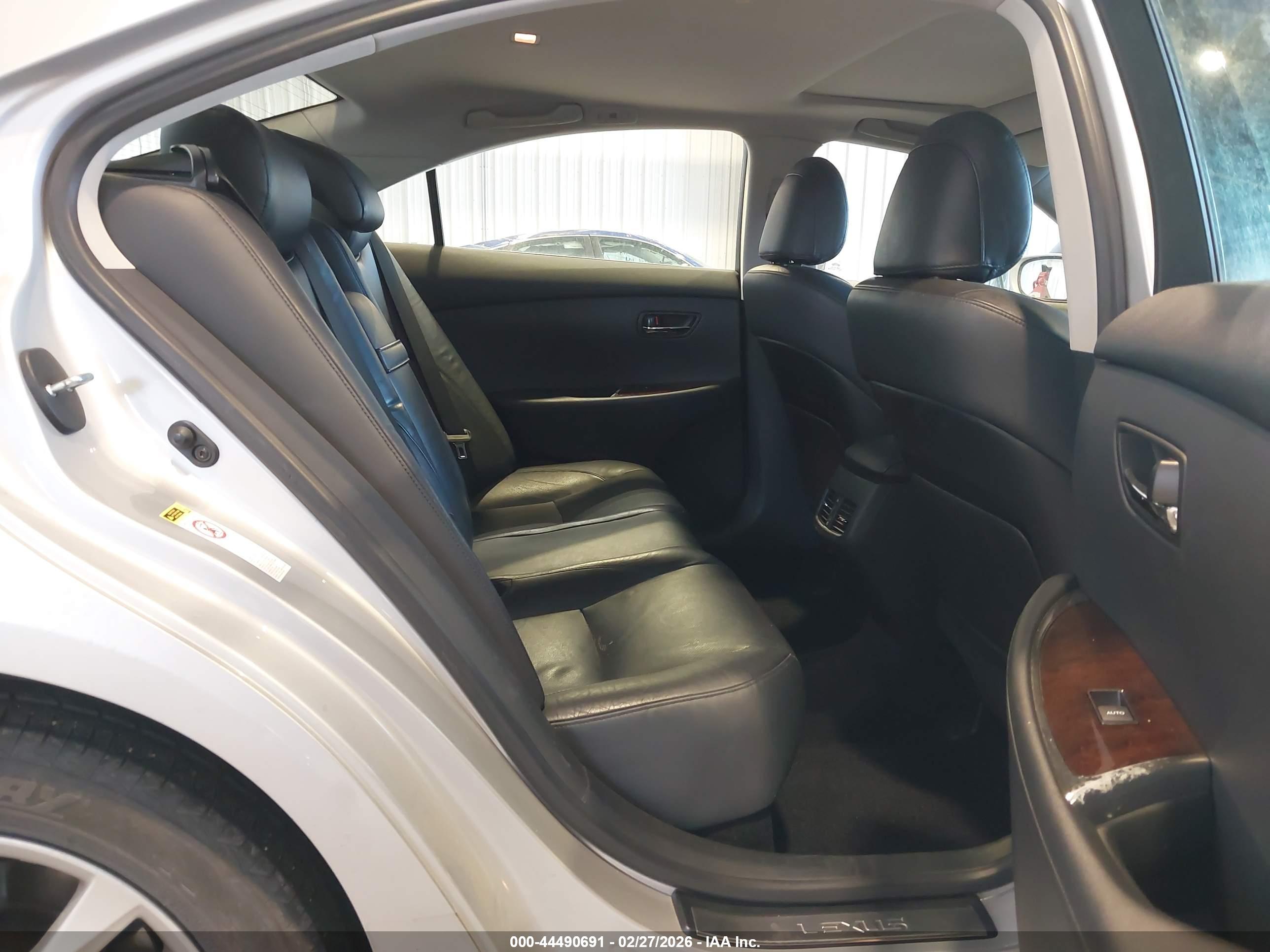 LEXUS ES image 8
