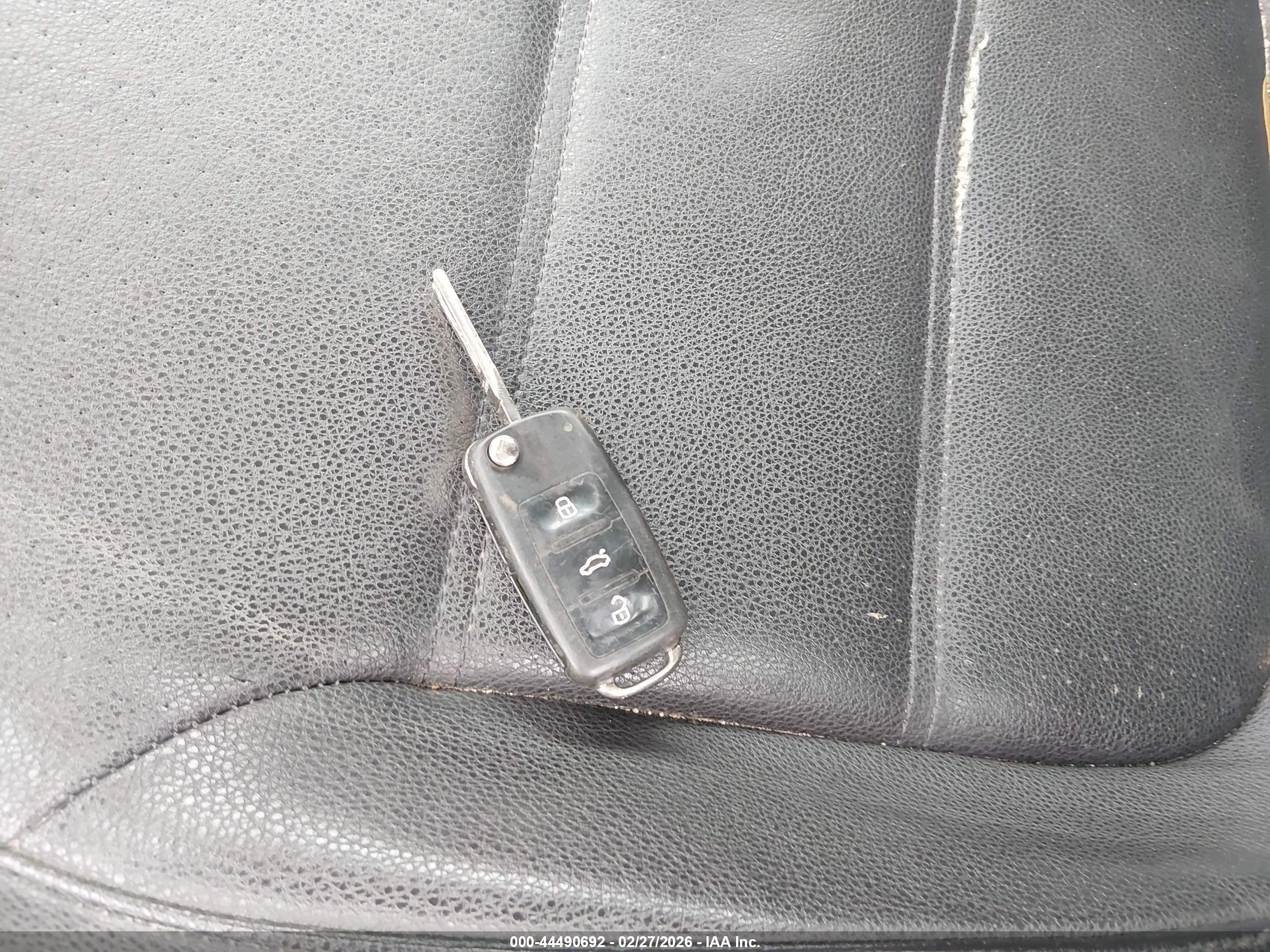 VOLKSWAGEN JETTA image 11