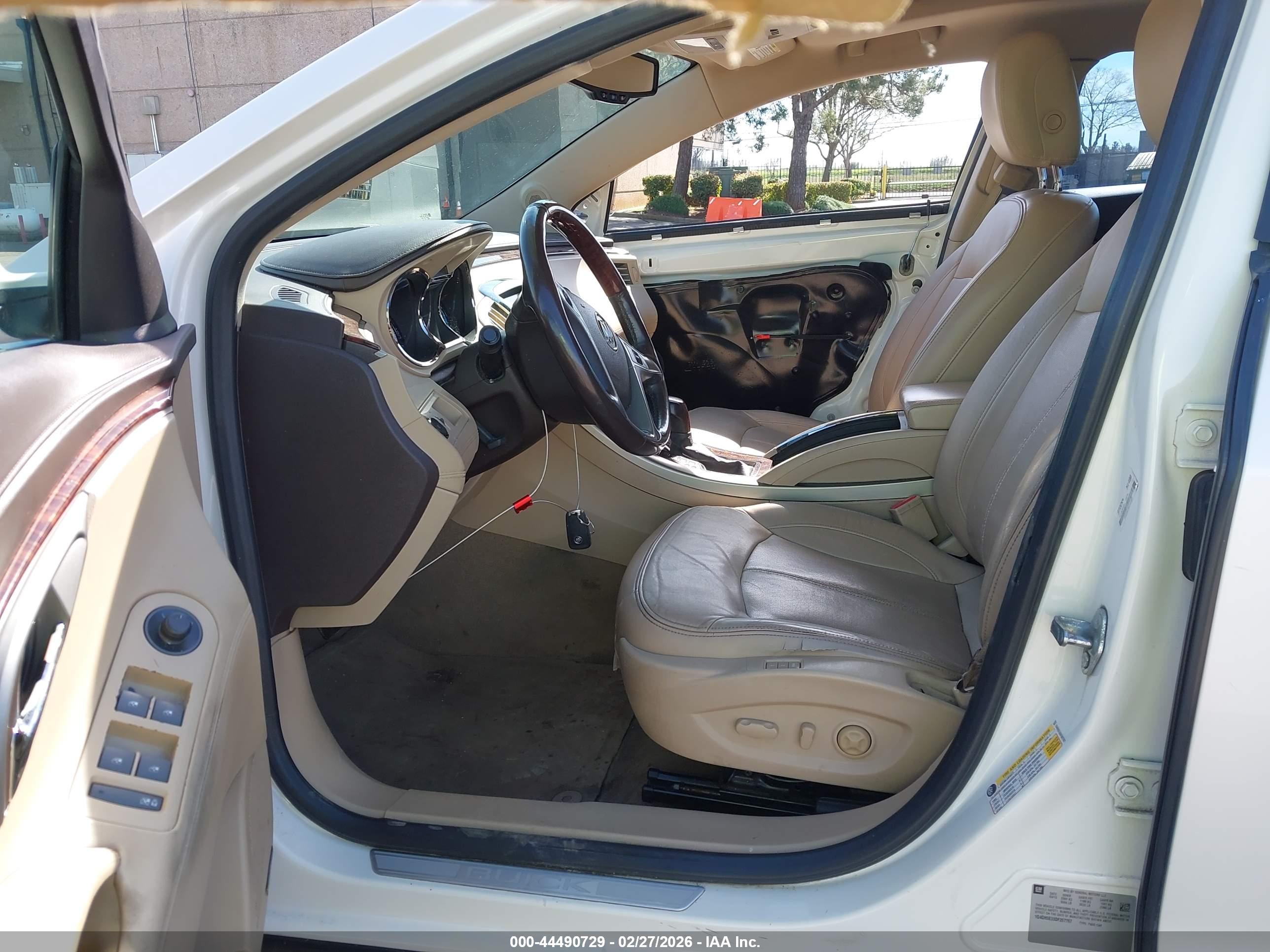 BUICK LACROSSE image 5
