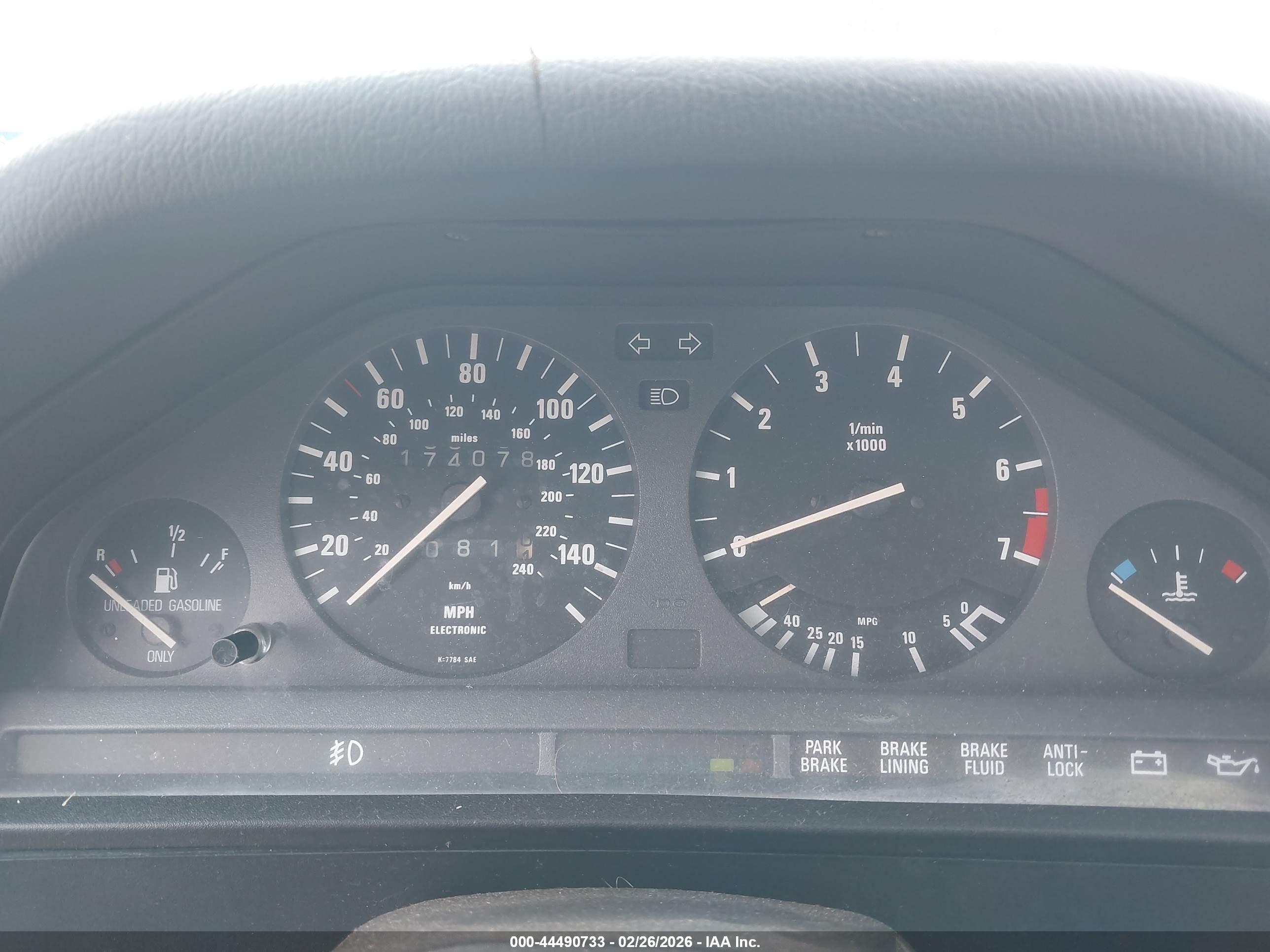 BMW 325 image 7