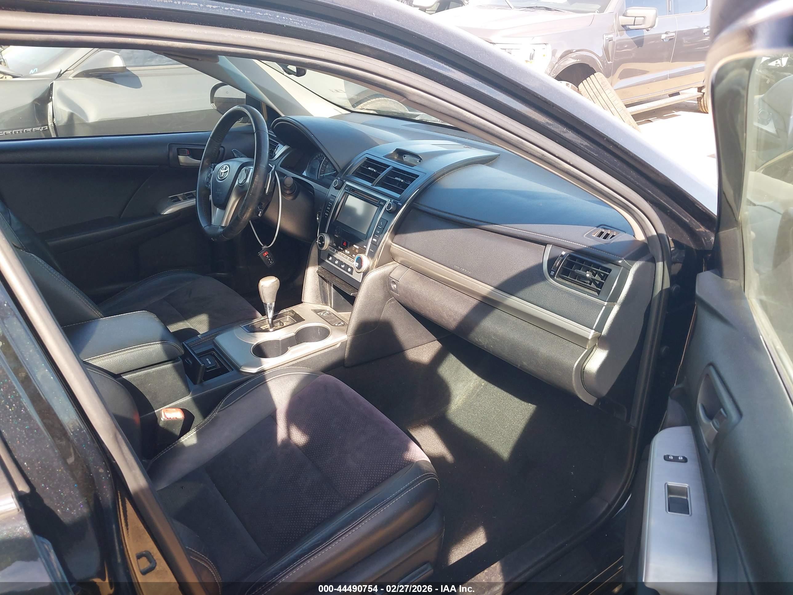 TOYOTA CAMRY image 5