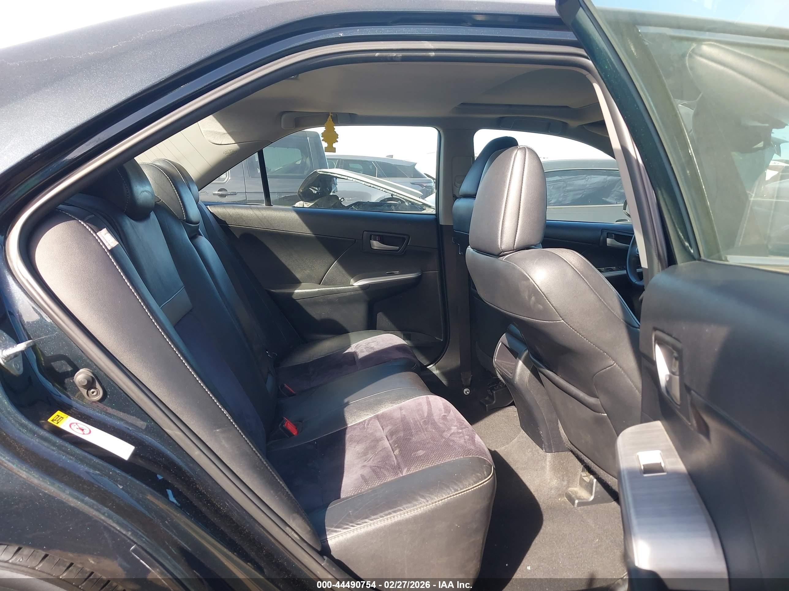 TOYOTA CAMRY image 8