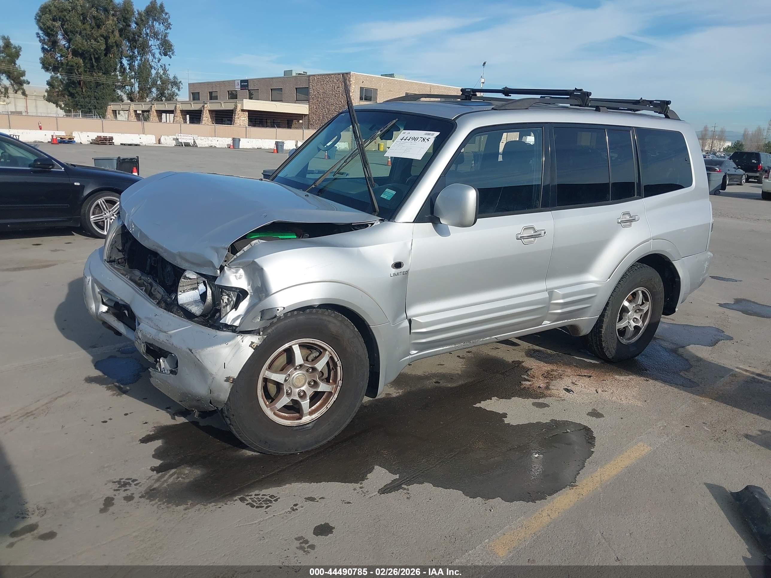 MITSUBISHI MONTERO image 2