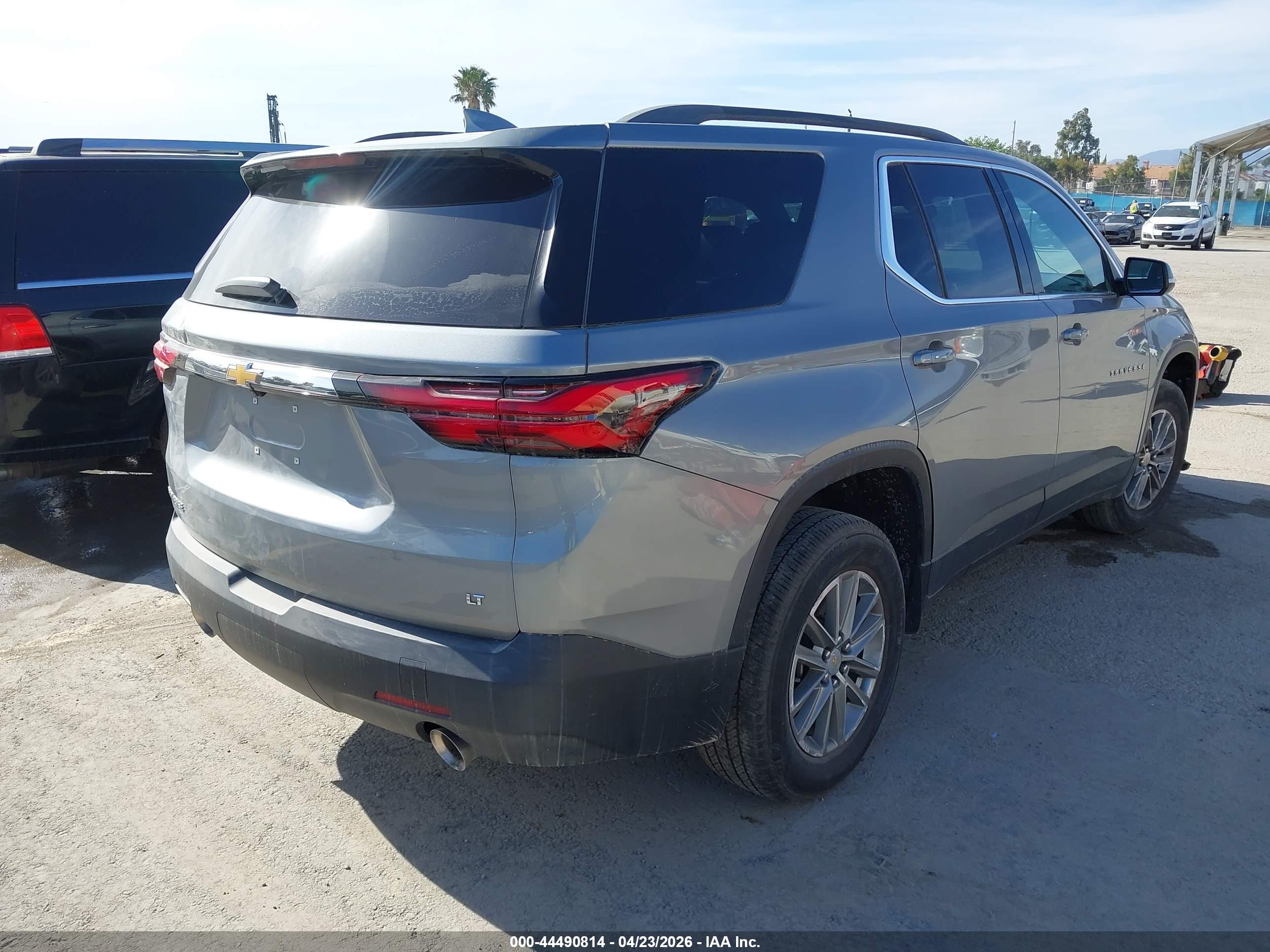 CHEVROLET TRAVERSE image 4