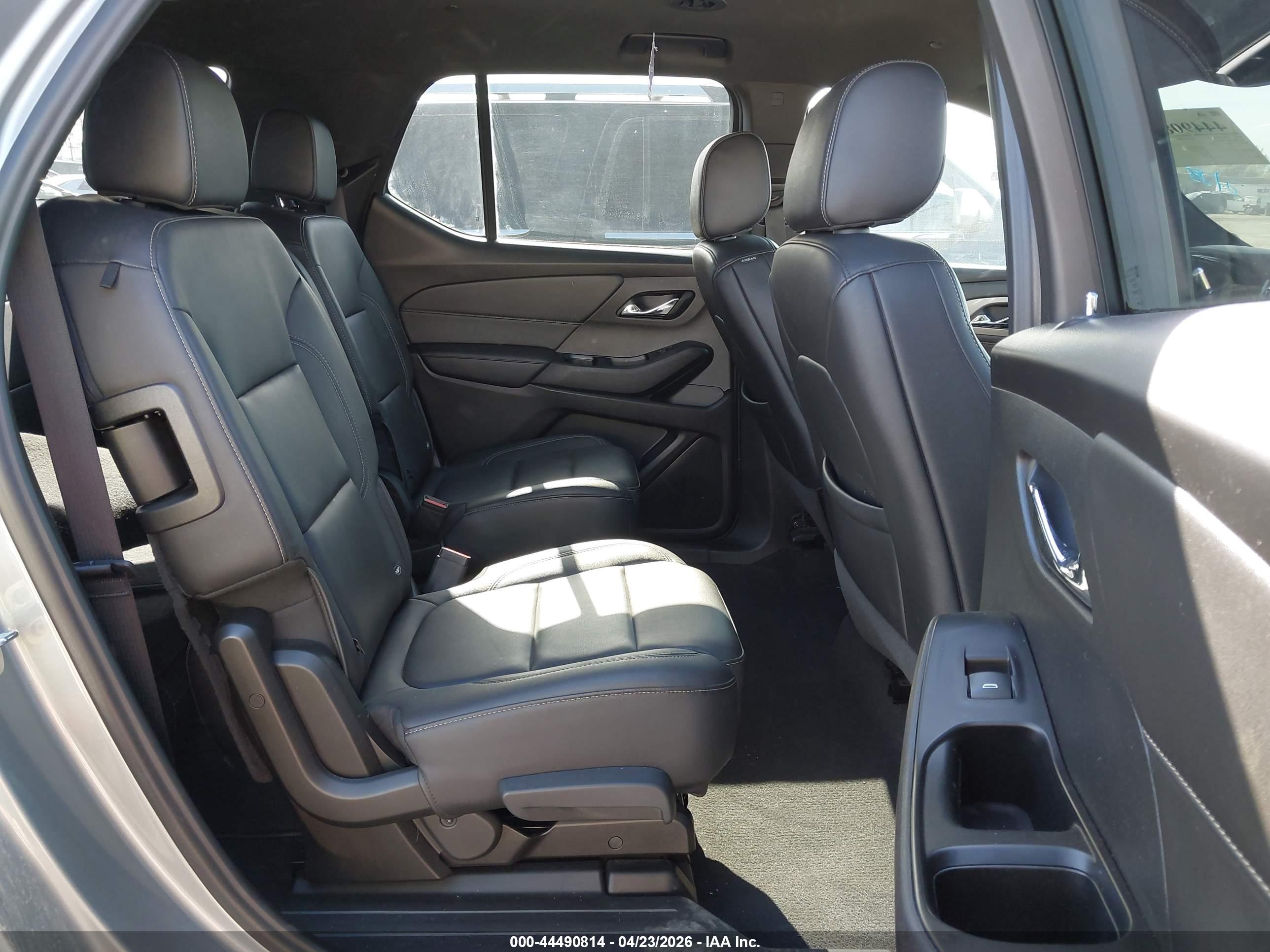 CHEVROLET TRAVERSE image 8